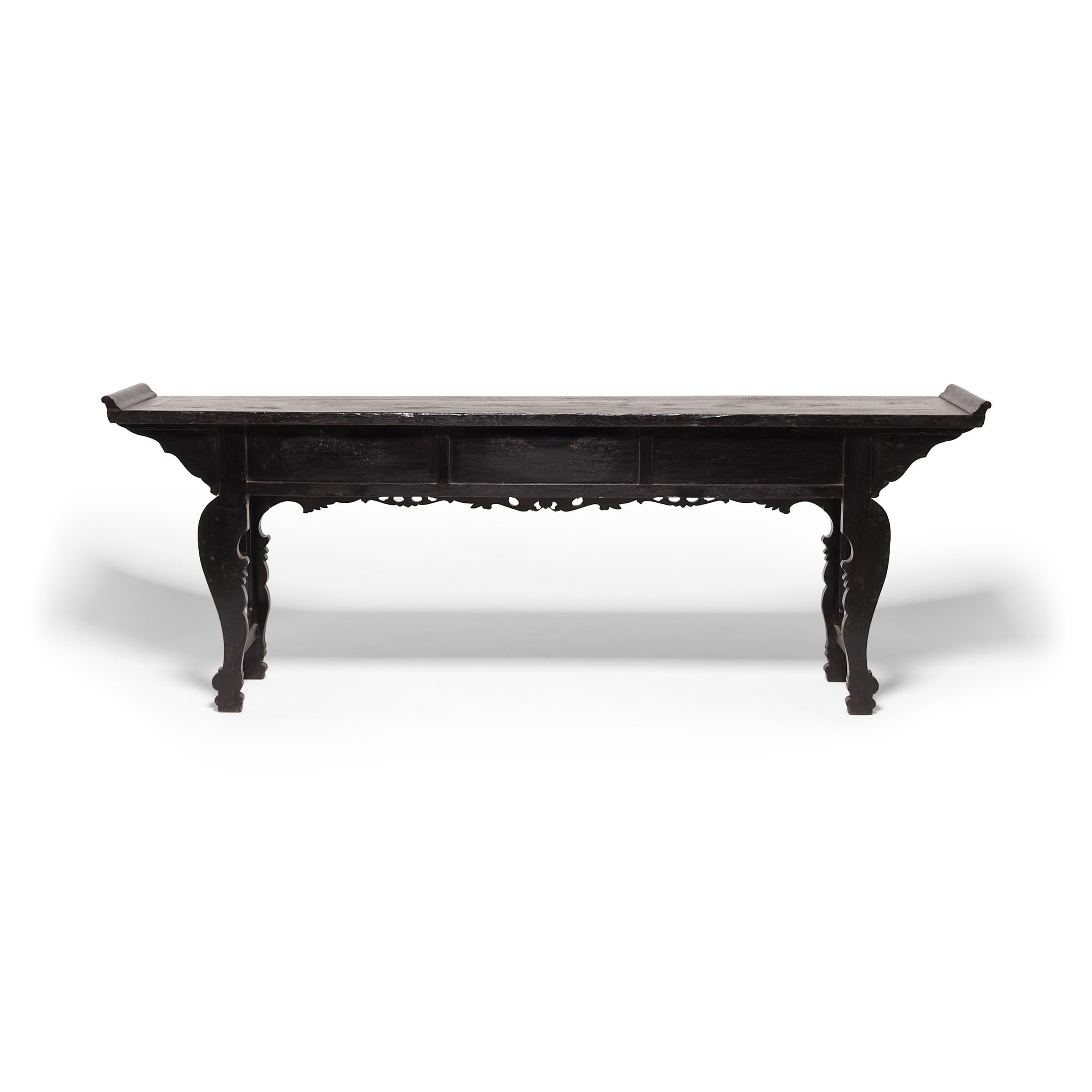 Qing Finely Carved Chinese Console Table, c. 1800 For Sale