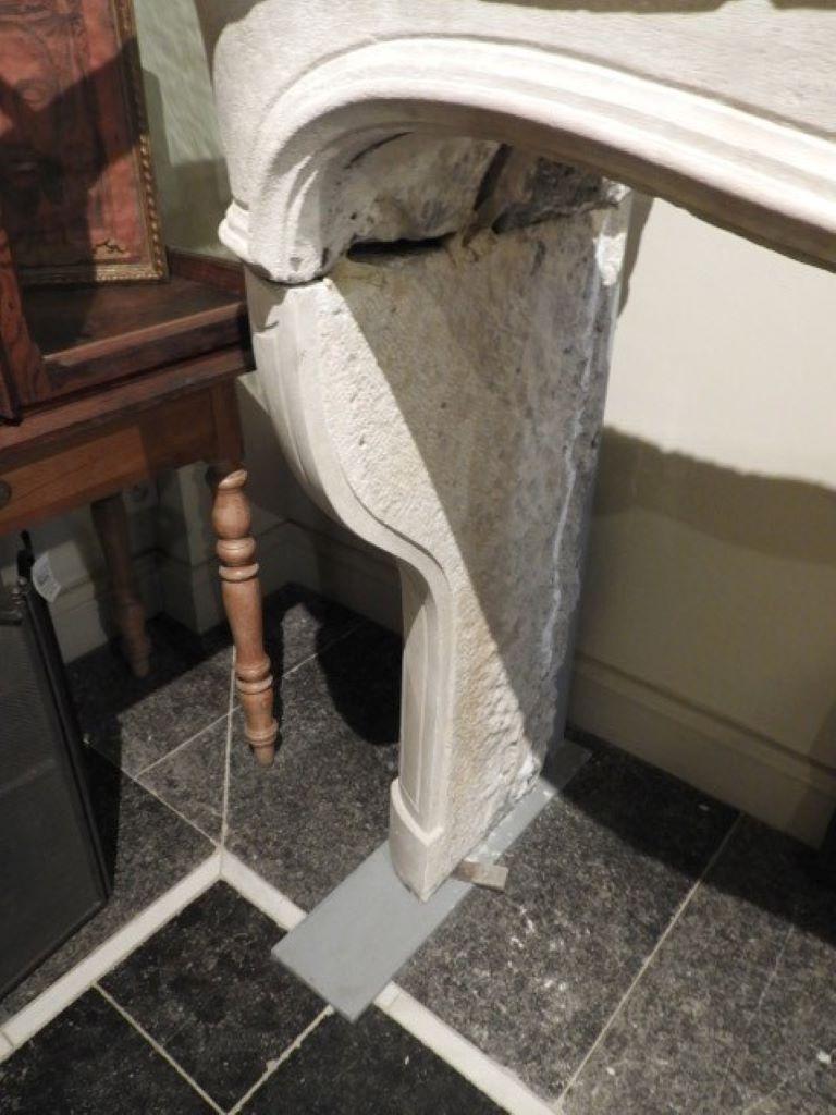 French Early 19th Century Fireplace Mantel in Burgundian Stone For Sale