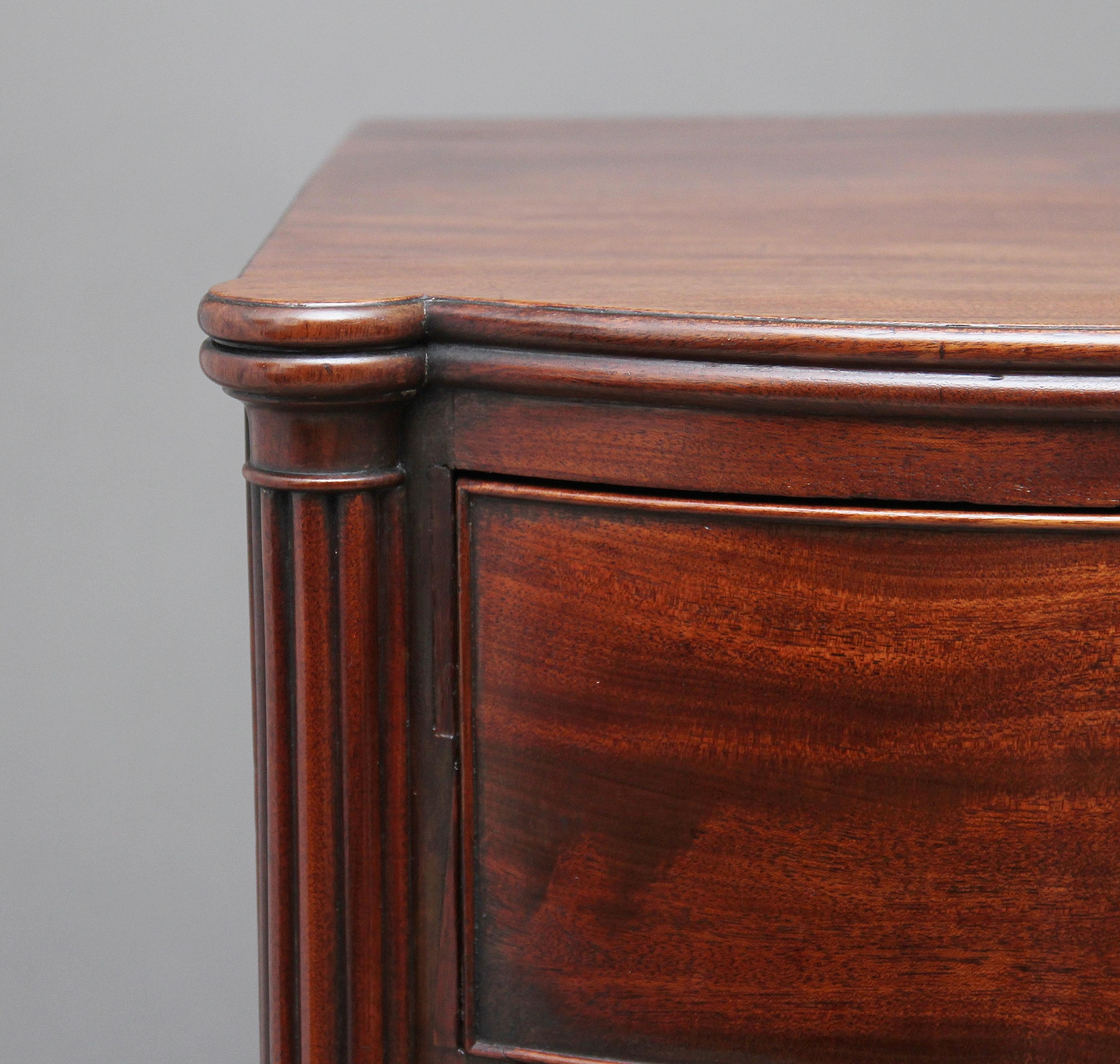Early 19th Century Flame Mahogany Chest of Drawers 4