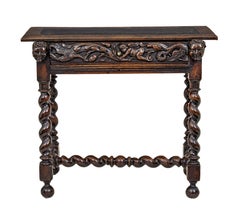 Table d'appoint en noyer sculpté Flemish du début du 19e siècle