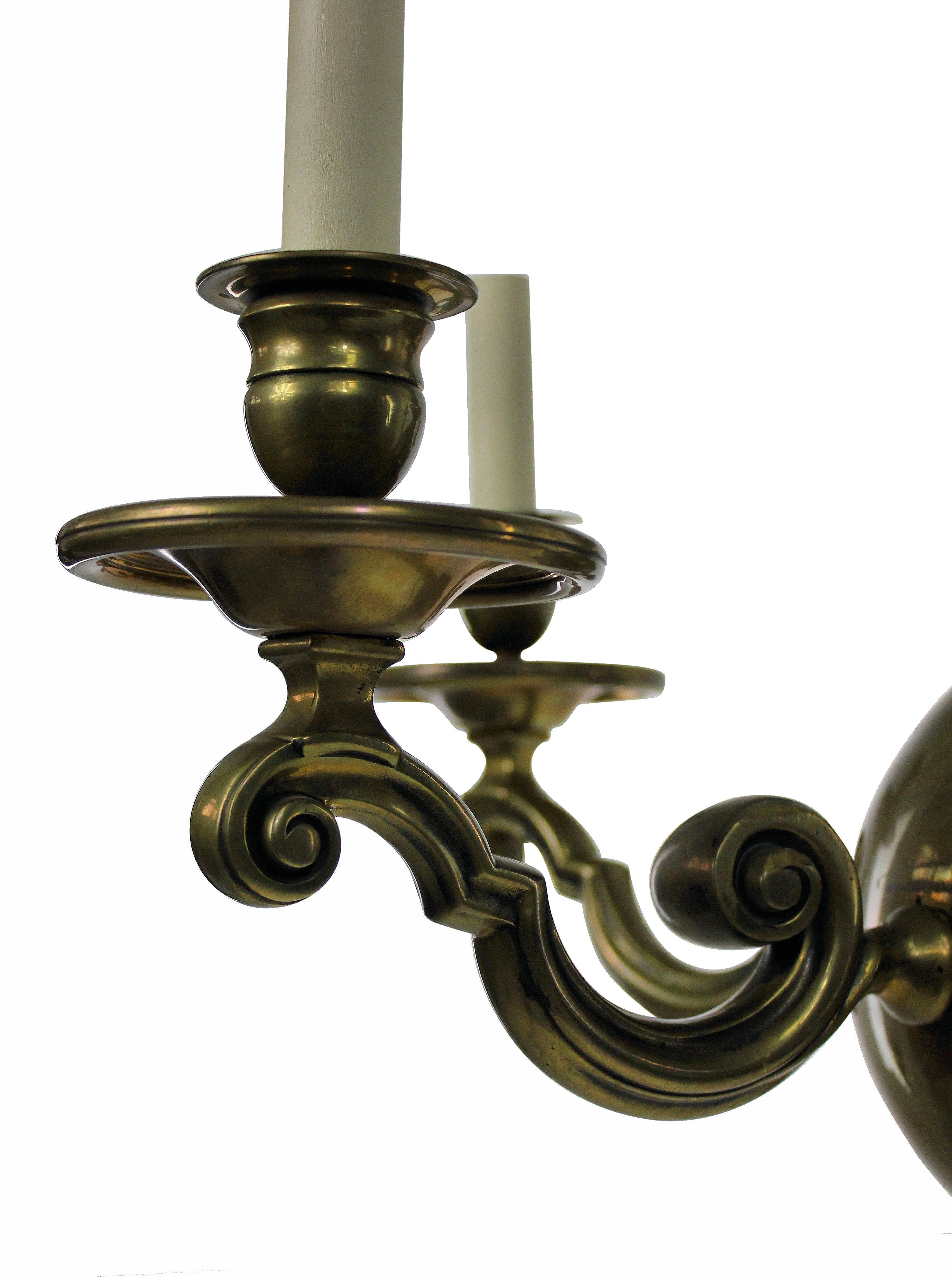 A Flemish chandelier in brass of unusual form. In solid brass and consisting of five arms.
Newly electrified.