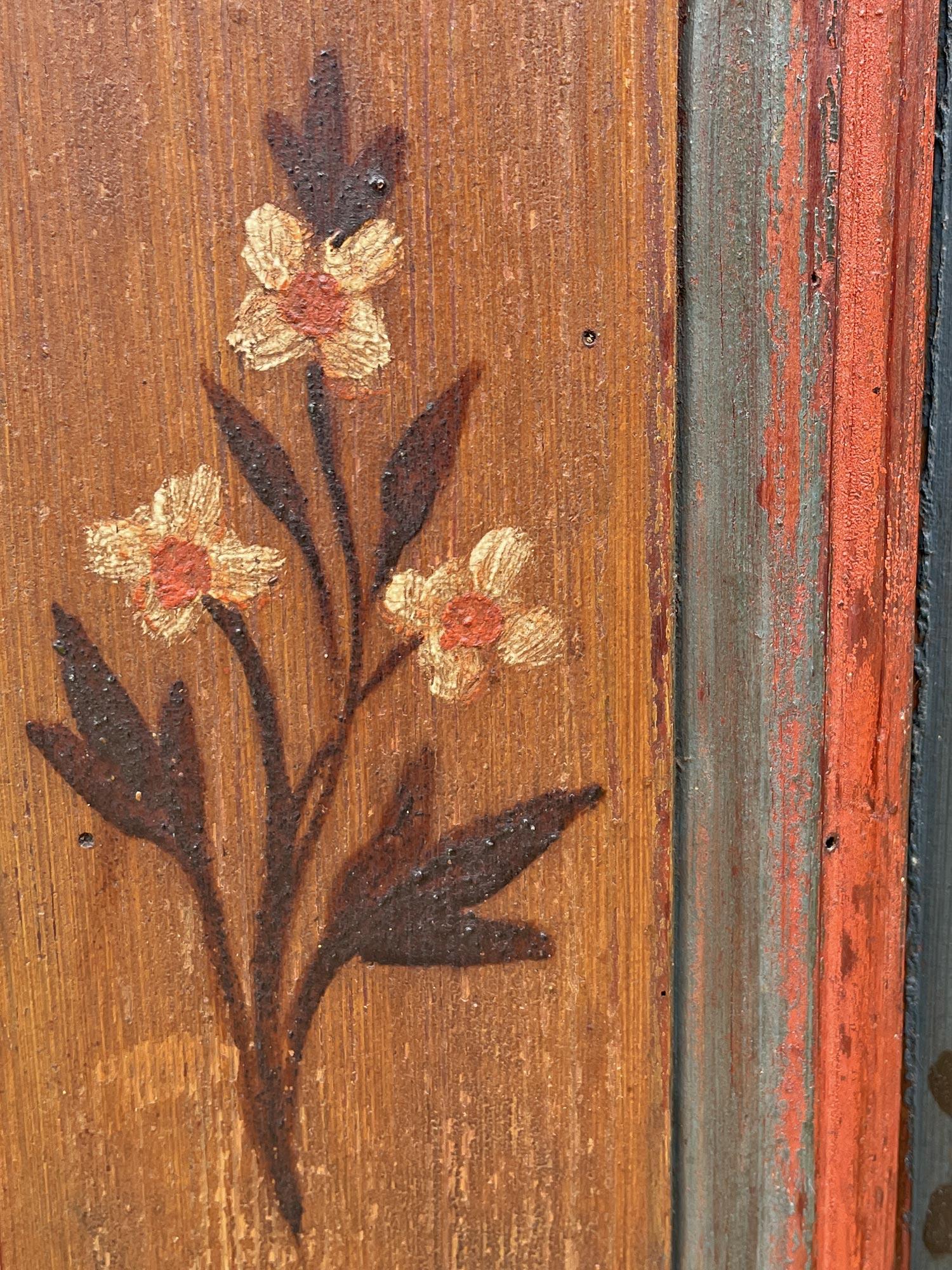 Early 19th Century Floral Painted Cupboard Wardrobe For Sale 10