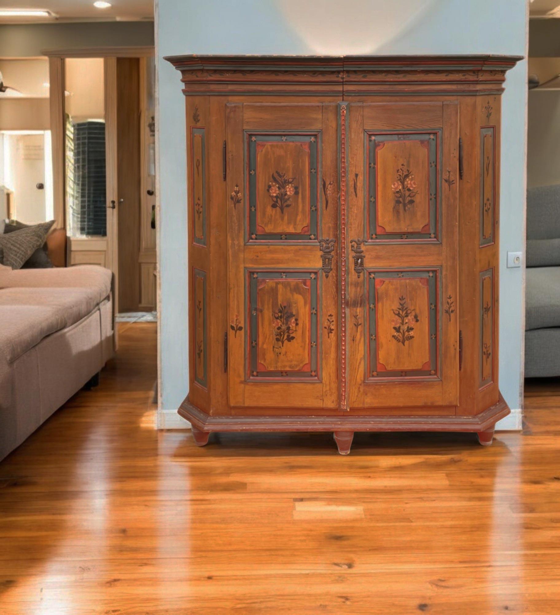 Austrian Early 19th Century Floral Painted Cupboard Wardrobe For Sale