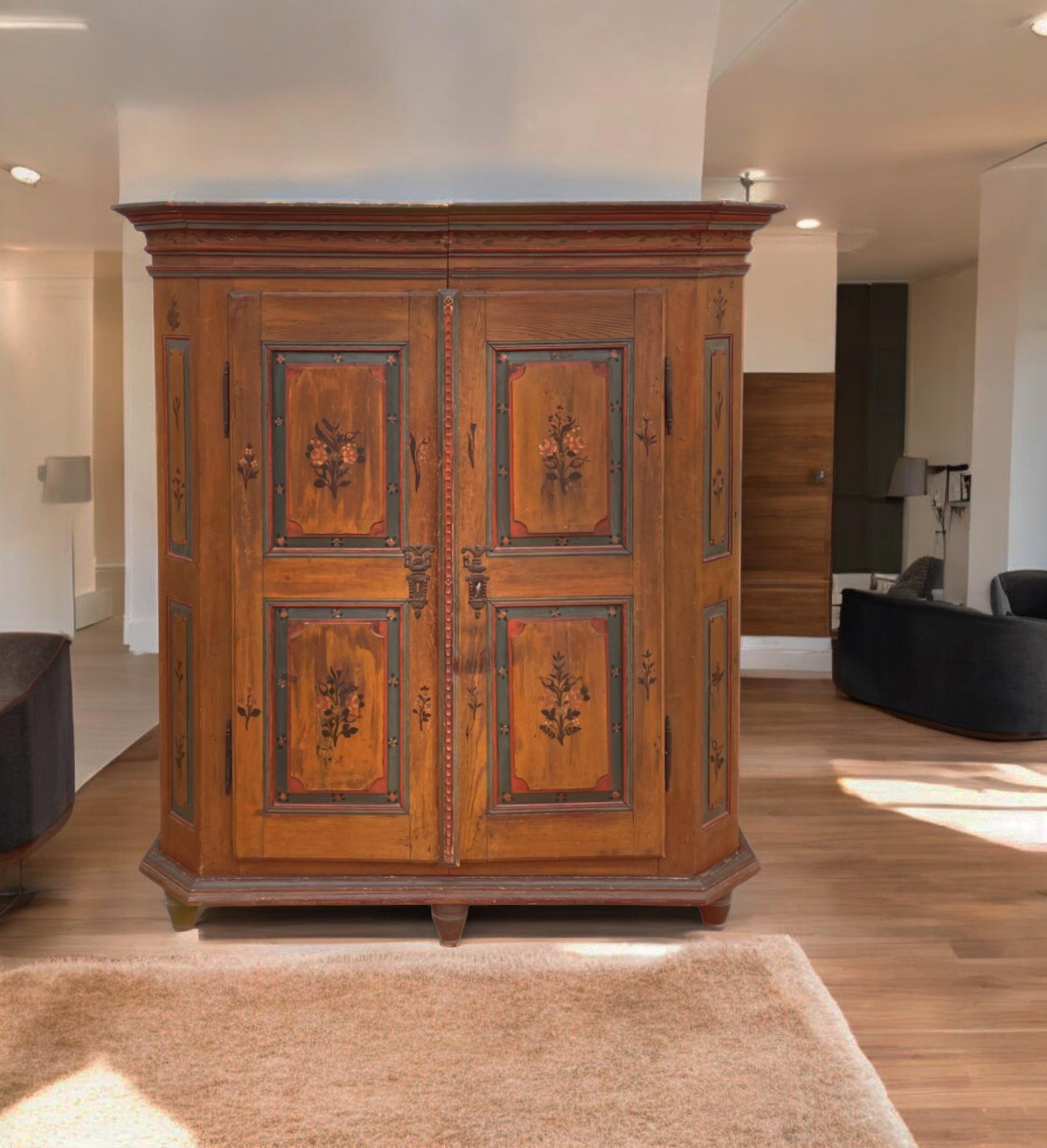 Hand-Carved Early 19th Century Floral Painted Cupboard Wardrobe For Sale