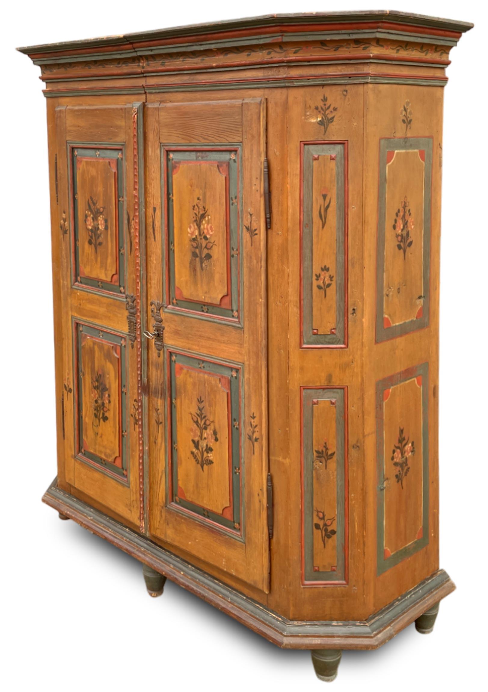 Early 19th Century Floral Painted Cupboard Wardrobe For Sale 1