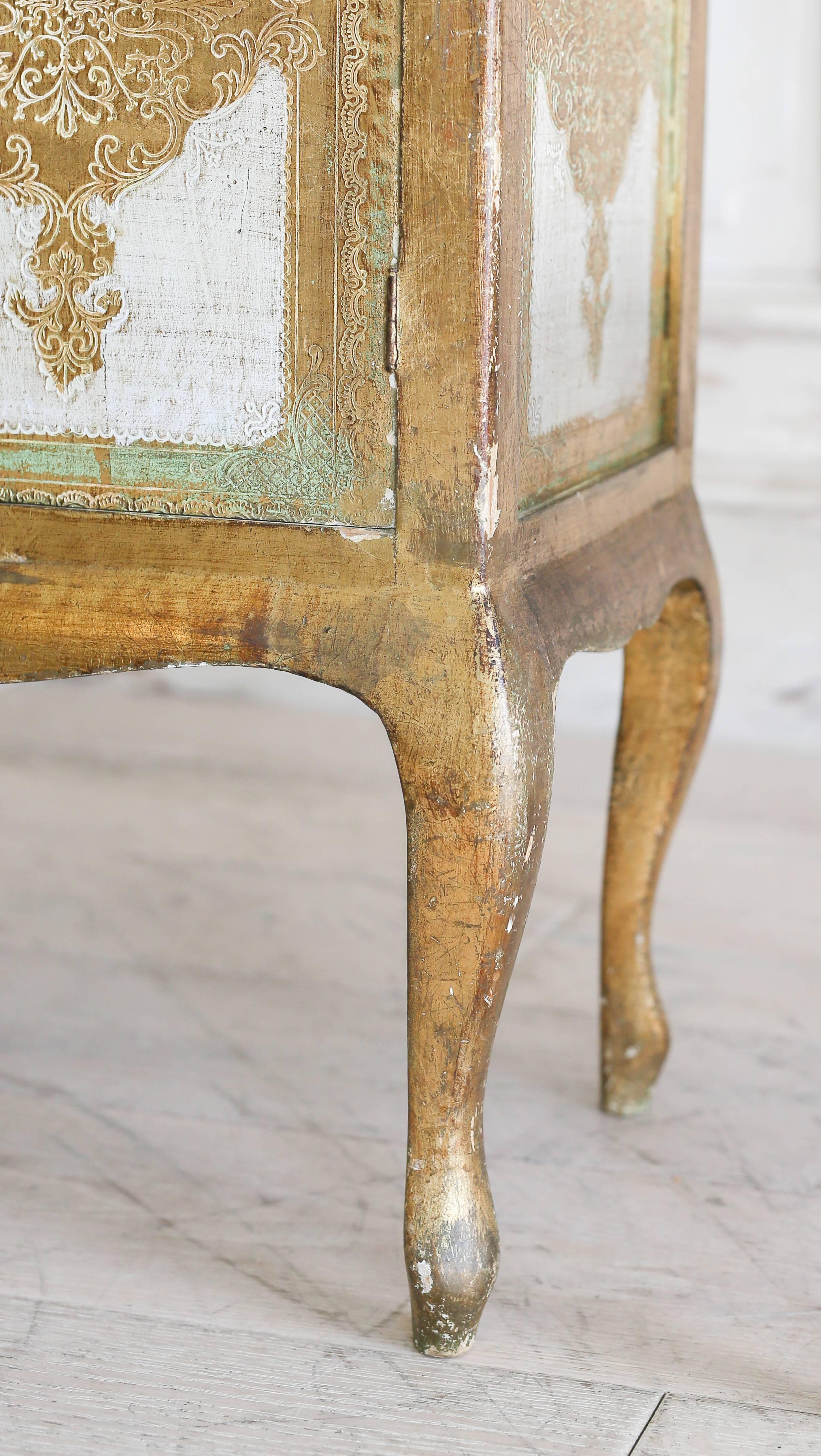 Early 19th Century Florentine Nightstand For Sale 1
