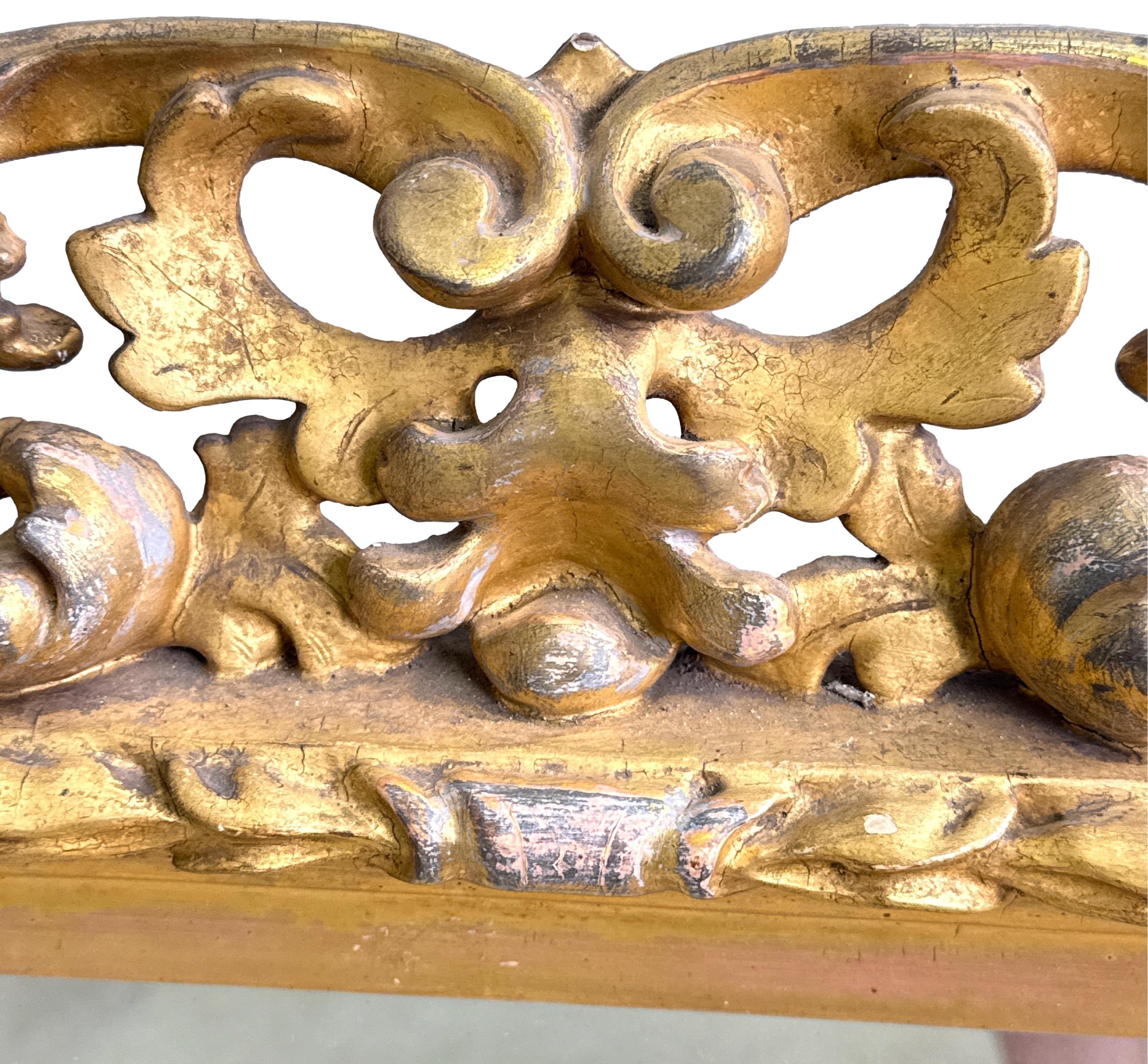 Espejo de pared florentino rectangular de madera dorada de principios del siglo XIX Regencia en venta