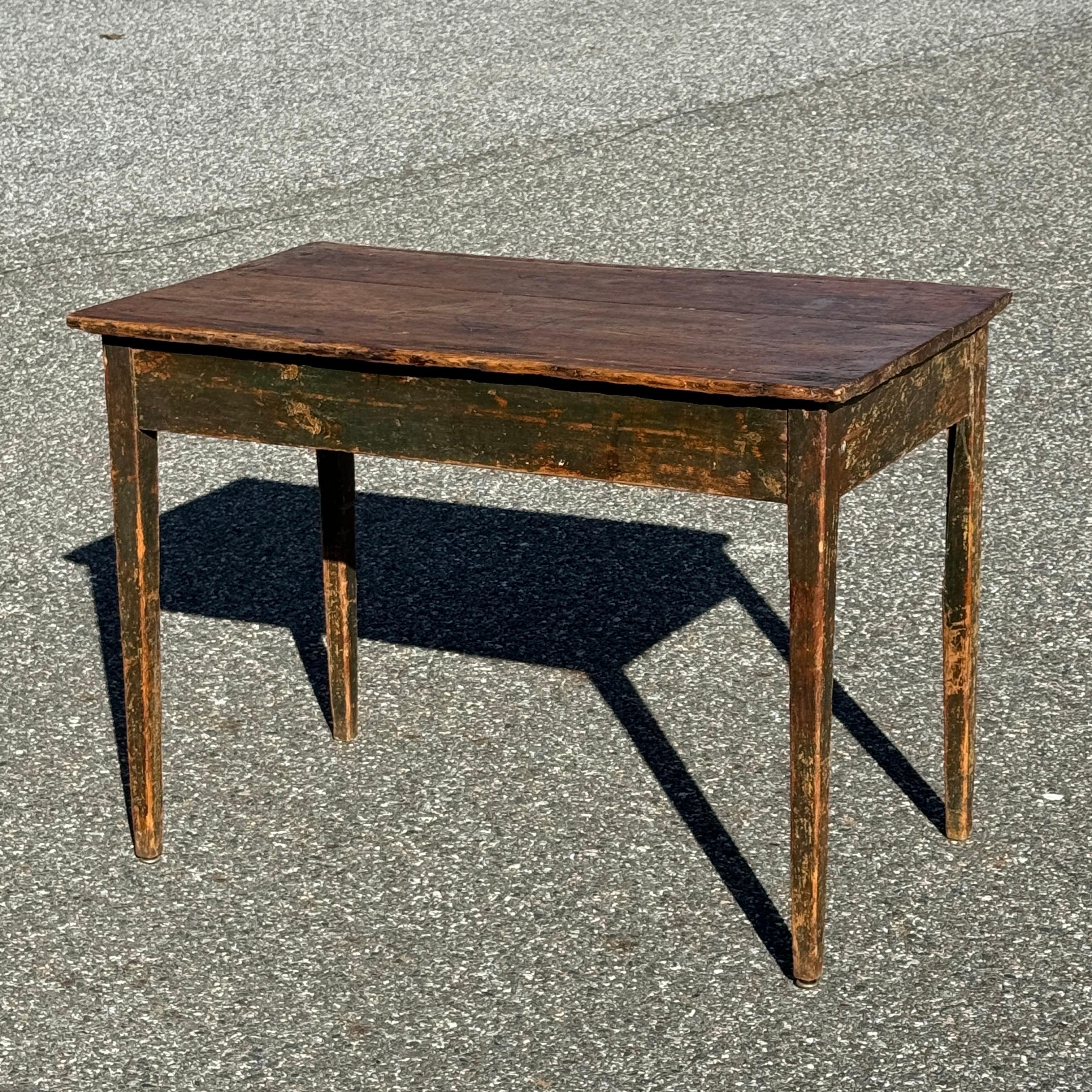 Early 19th Century Folk Art Side Table or Desk, Scandinavia For Sale 9