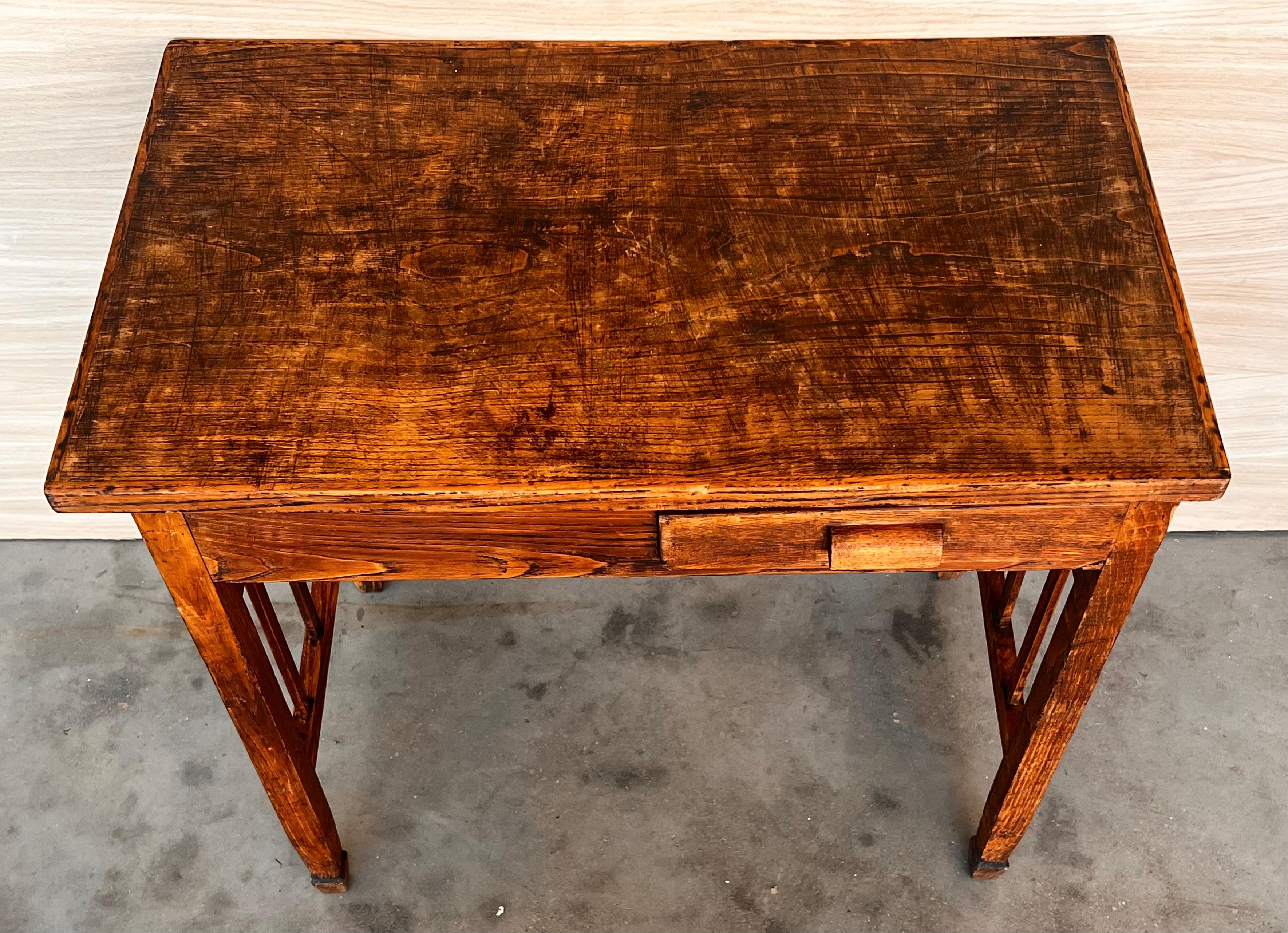 Early 19th Century Folk Art Side Table or Desk, Scandinavia In Good Condition For Sale In Miami, FL
