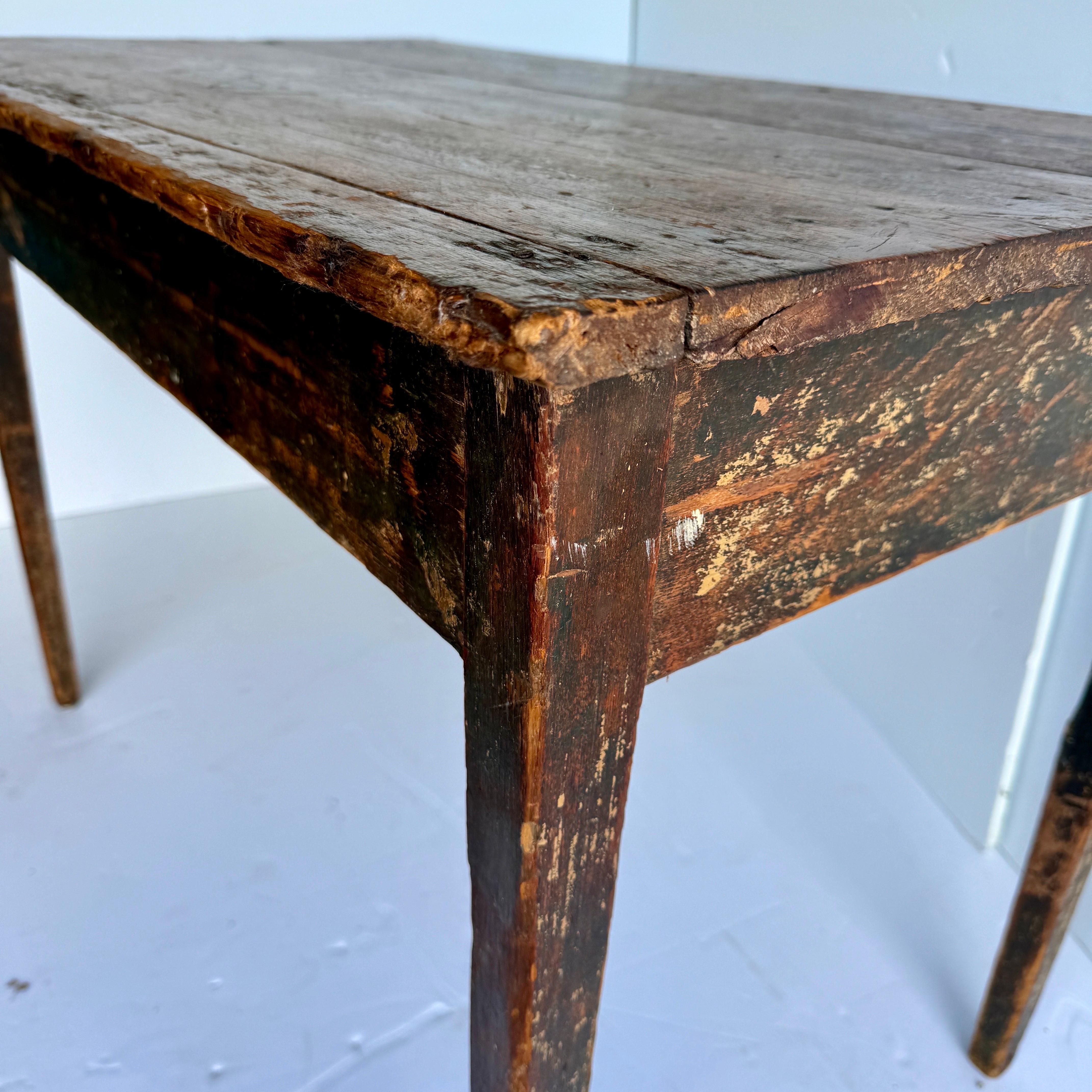 Early 19th Century Folk Art Side Table or Desk, Scandinavia For Sale 3