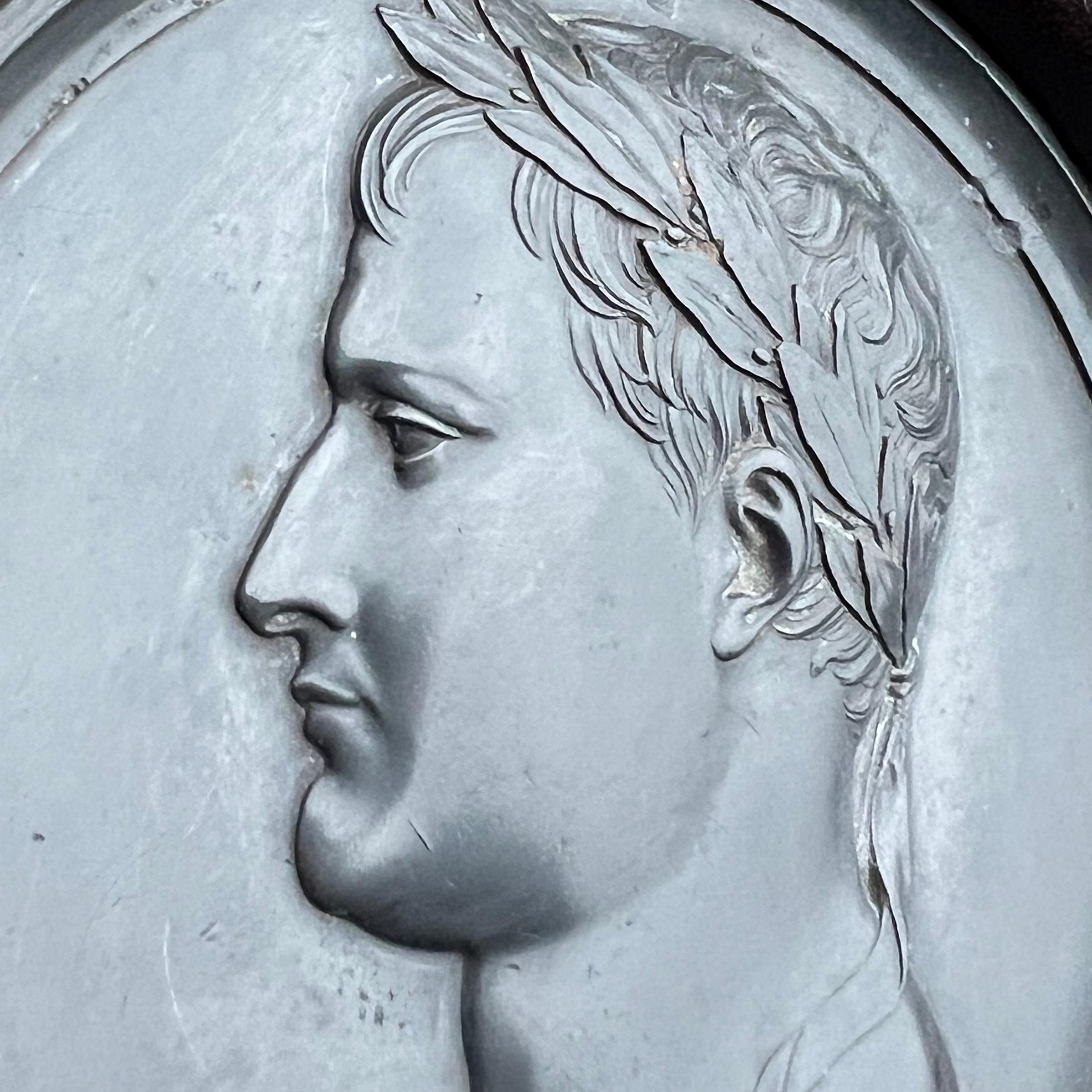 Gerahmtes Napoleon-Medaillon von Bertrand Andrieu aus dem frühen 19. Jahrhundert im Angebot 2