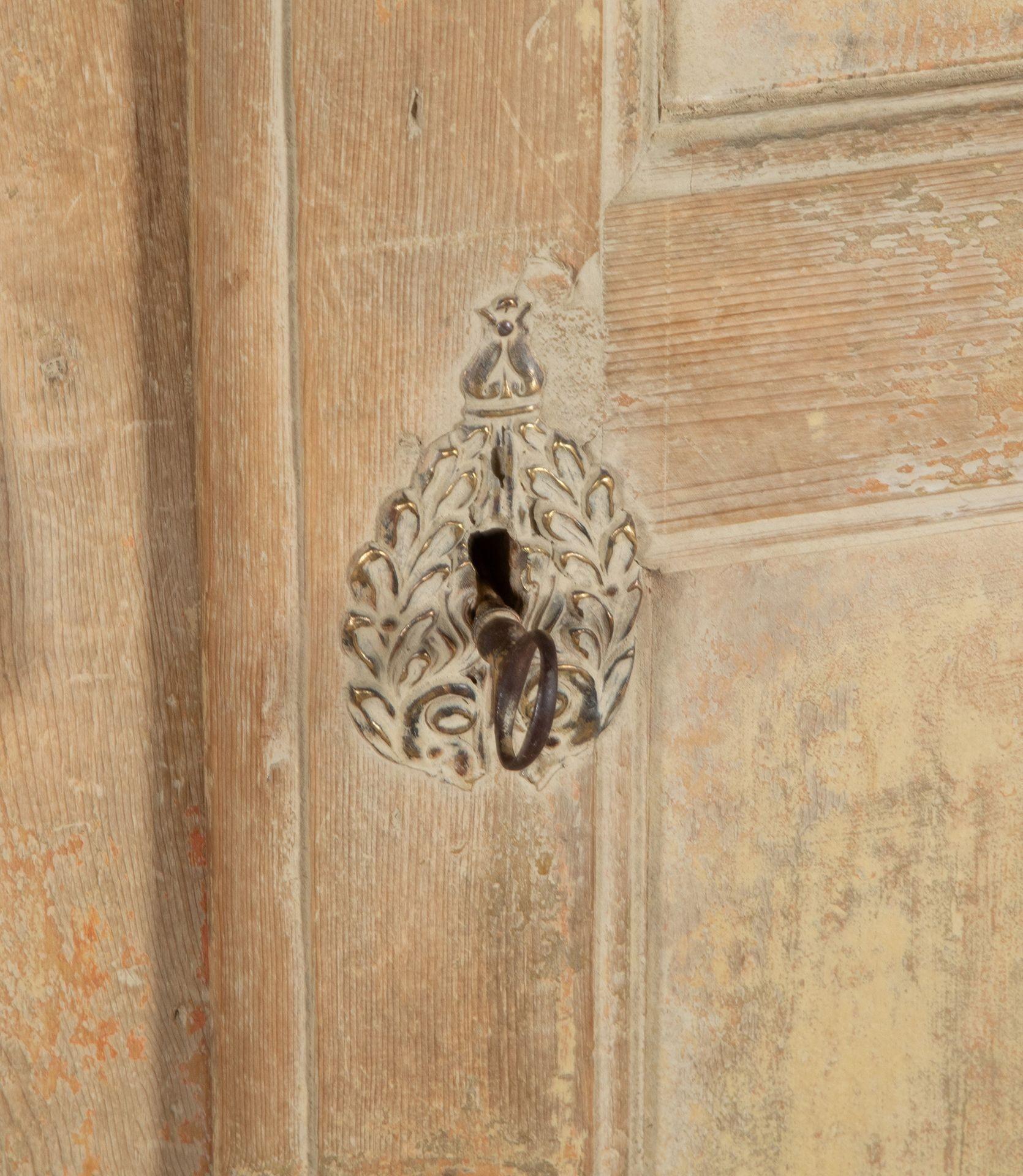 Early 19th Century French Armoire For Sale 6