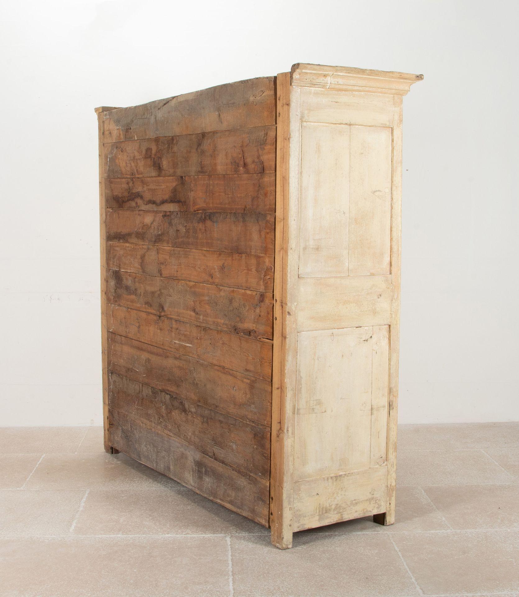 Early 19th Century French Armoire In Good Condition For Sale In Gloucestershire, GB