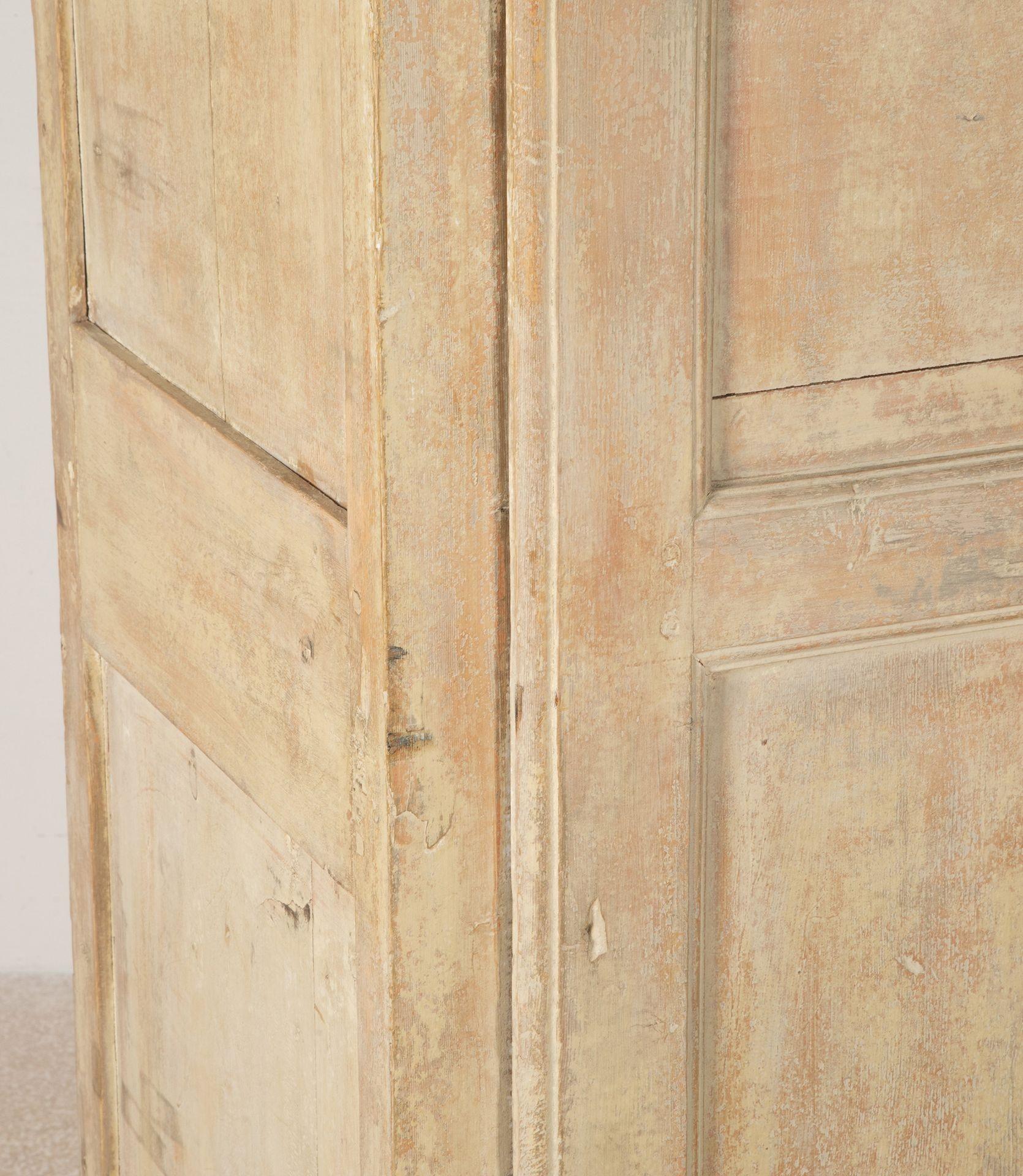 Early 19th Century French Armoire For Sale 1