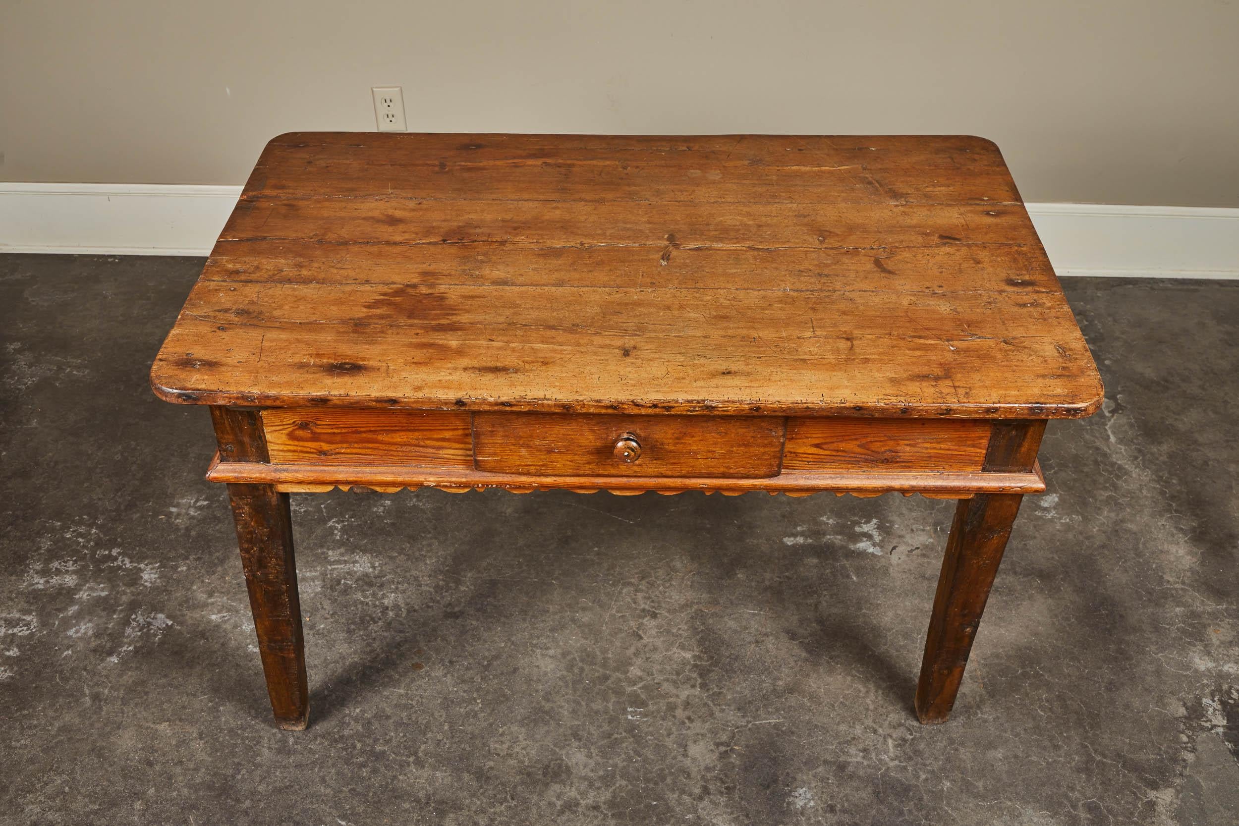 Early 19th Century French Baroque Pine and Oak Table 1