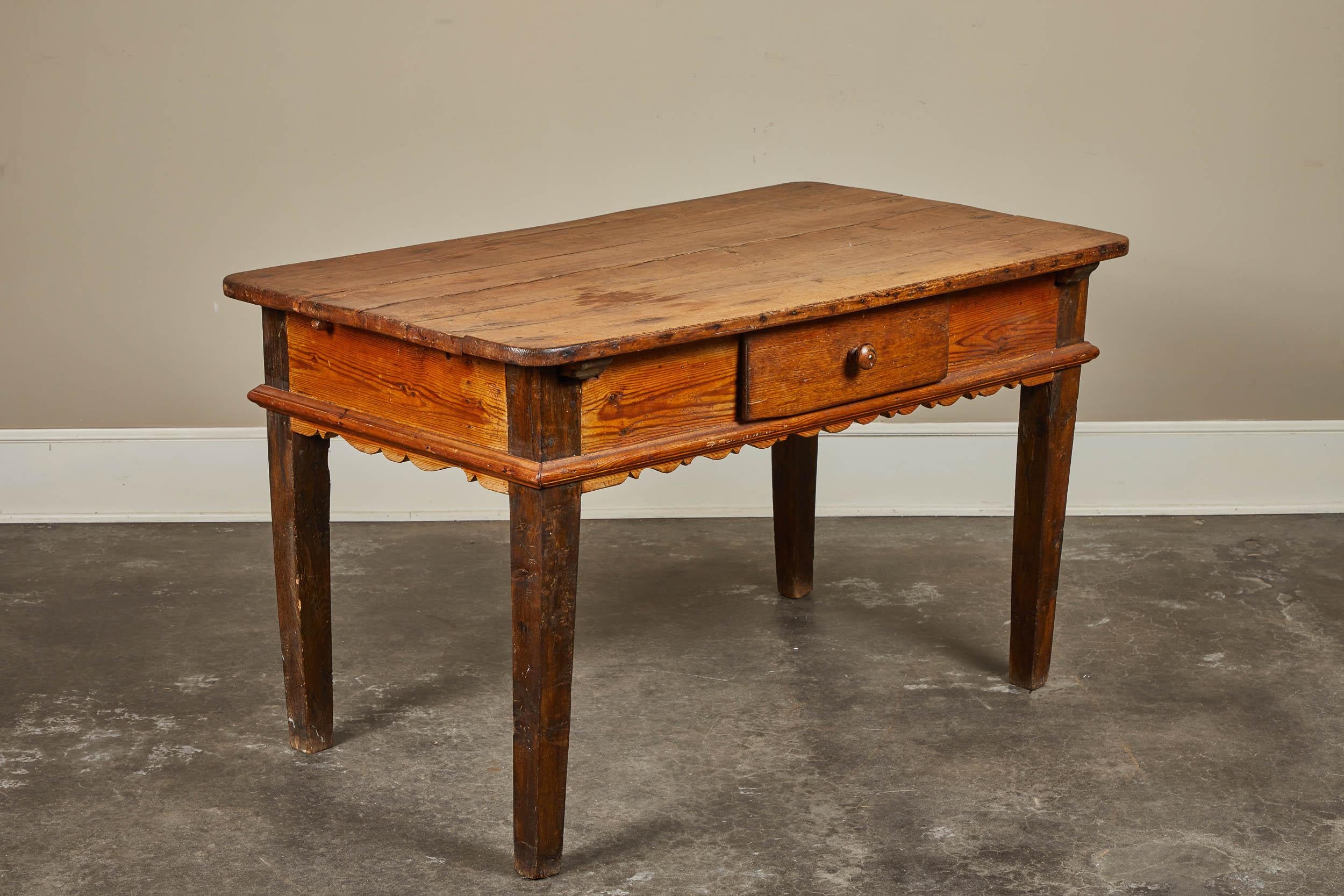 Early 19th Century French Baroque Pine and Oak Table 2