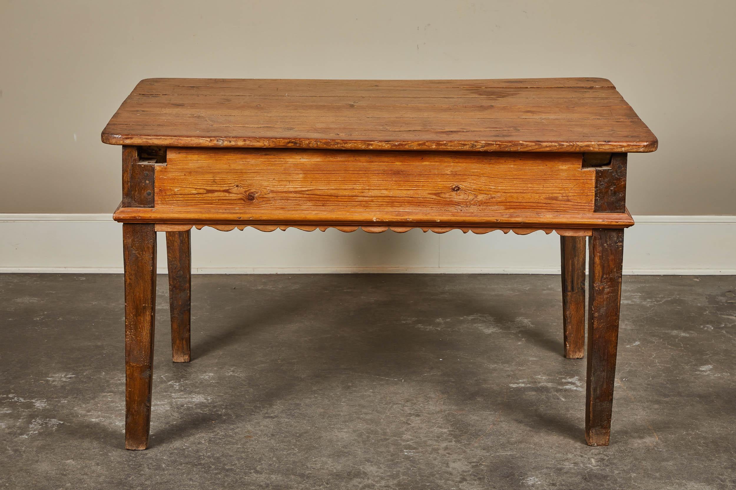 Early 19th Century French Baroque Pine and Oak Table 3