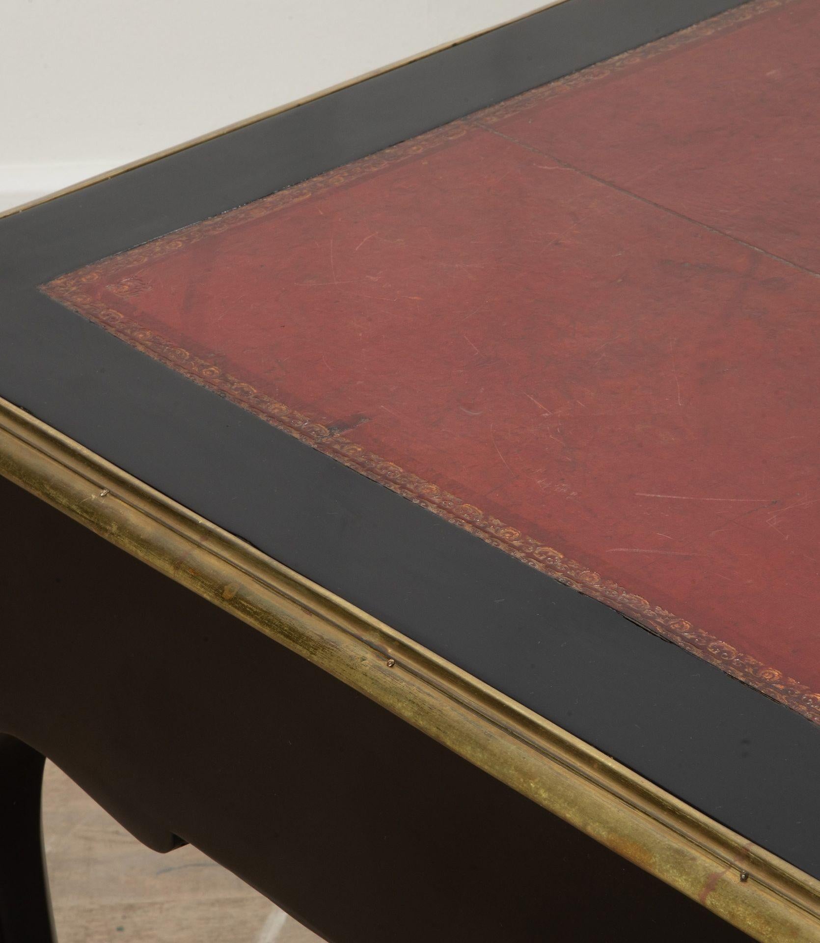 Bureau Plat francese laccato nero dell'inizio del XIX secolo In condizioni buone in vendita a Gloucestershire, GB