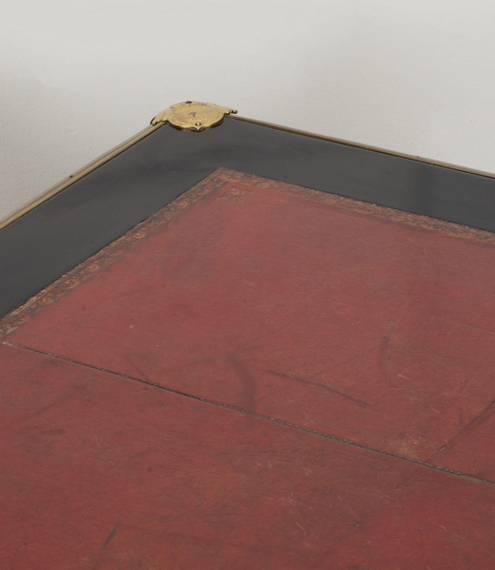 Bronzo Bureau Plat francese laccato nero dell'inizio del XIX secolo in vendita