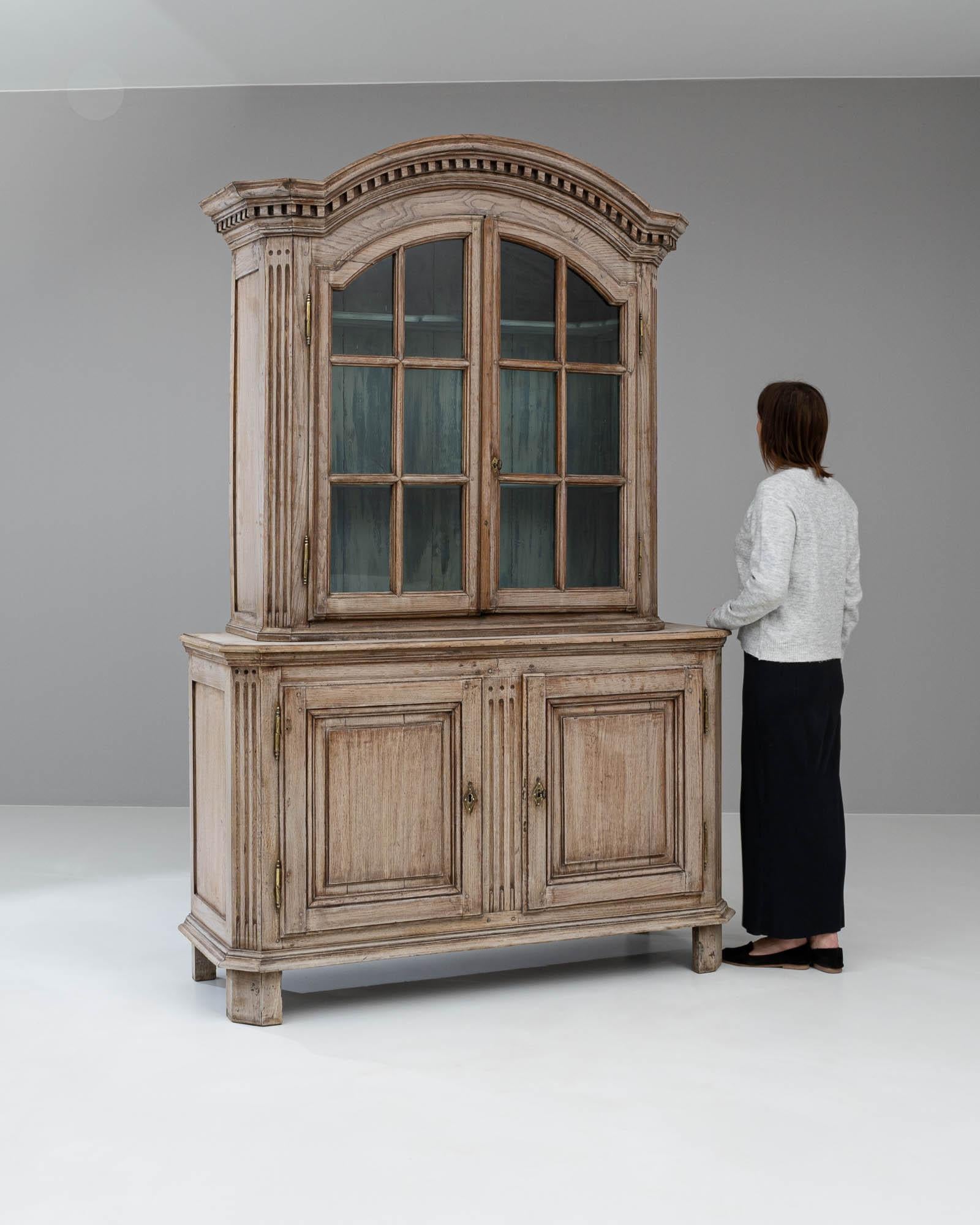 Early 19th Century French Bleached Oak Vitrine For Sale 3