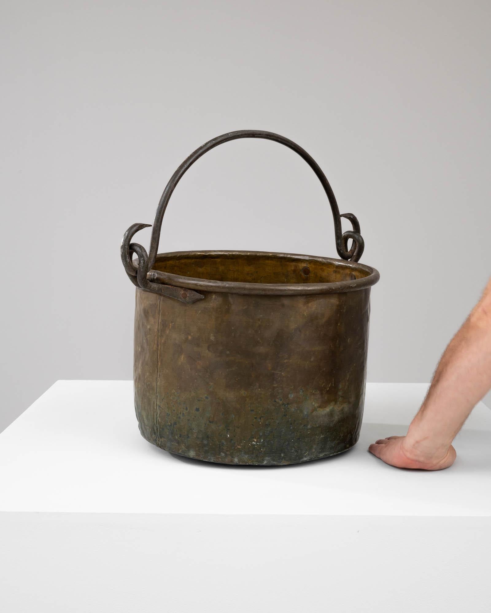 Early 19th Century French Brass Bucket For Sale 2