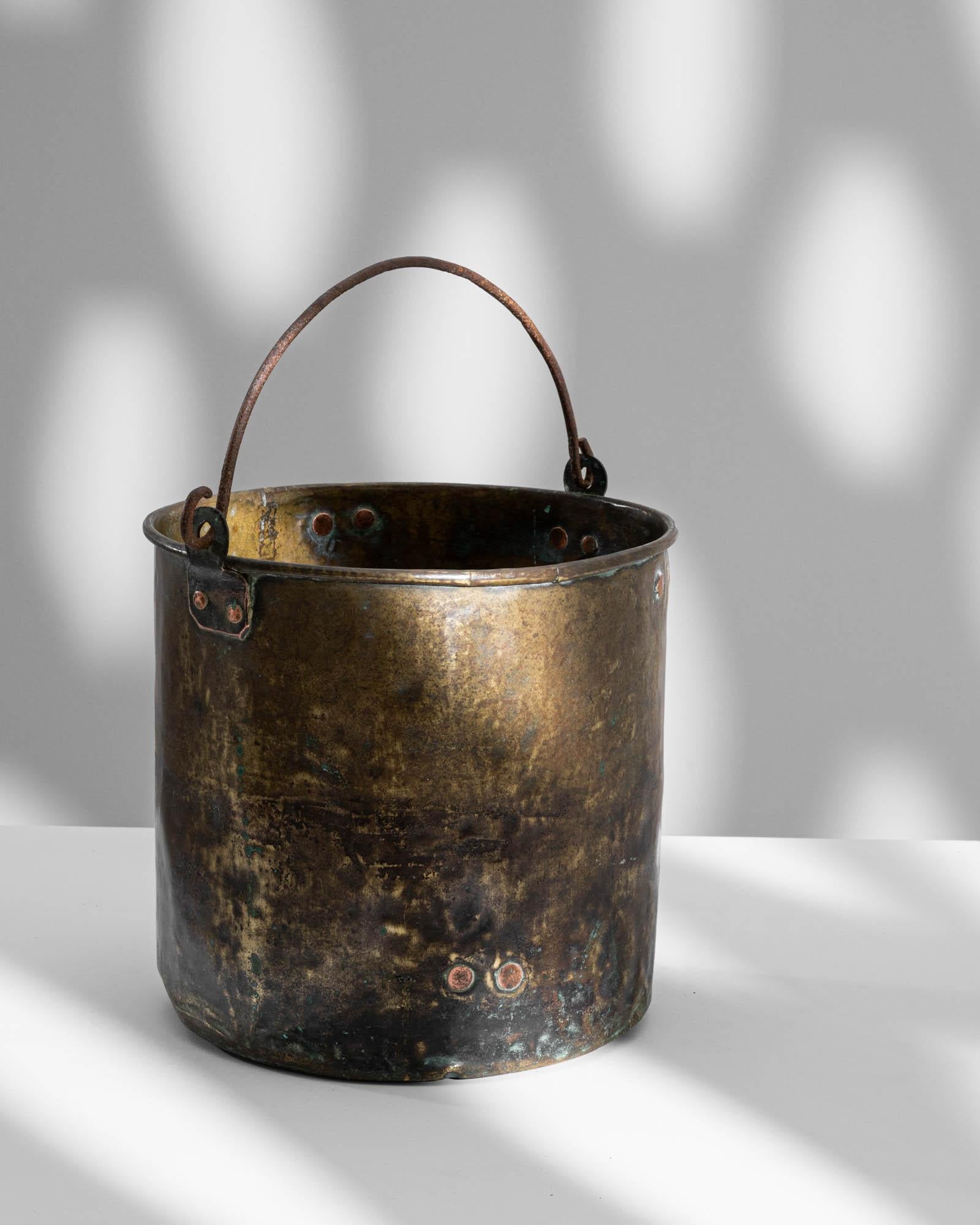 Early 19th Century French Brass Bucket For Sale 5