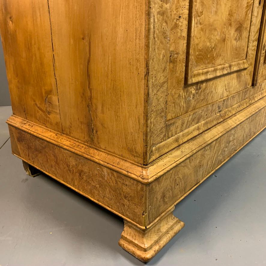 Early 19th Century French Burr Ass Buffet Sideboard 1