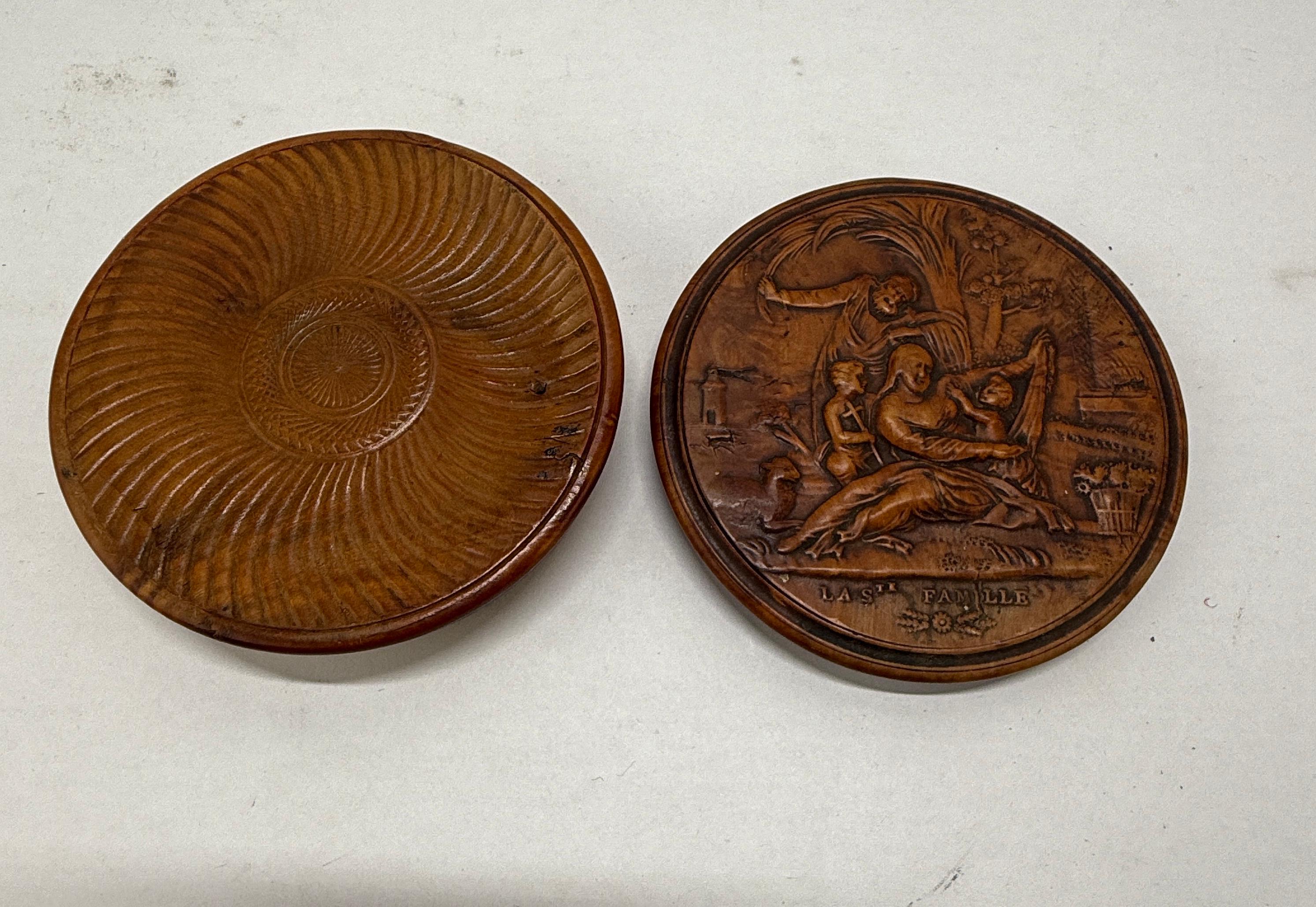 Tabatière en buis sculpté français du début du 19e siècle, 