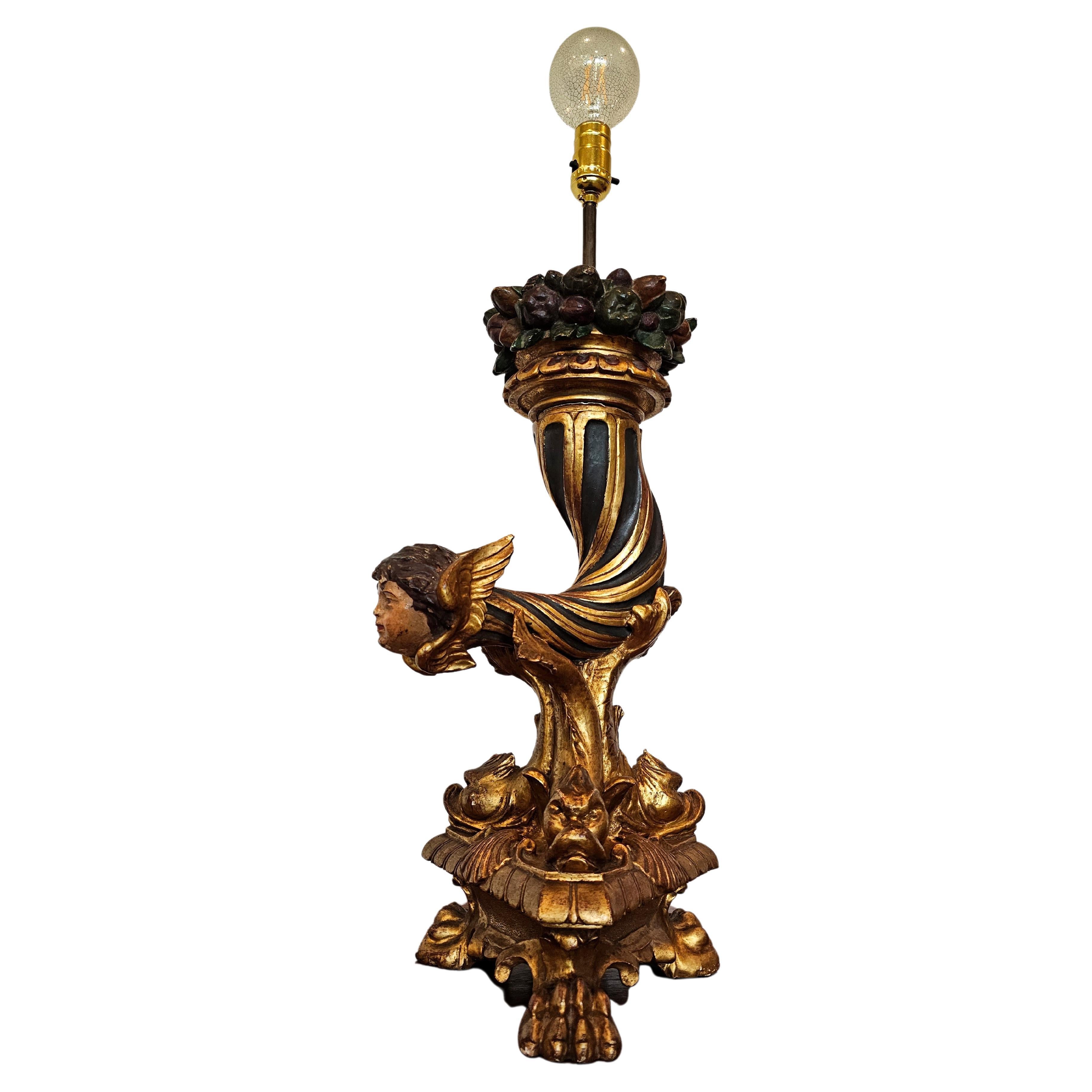 Lampe de table en bois sculpté et doré Figural Putti ailé du début du 19e siècle en vente
