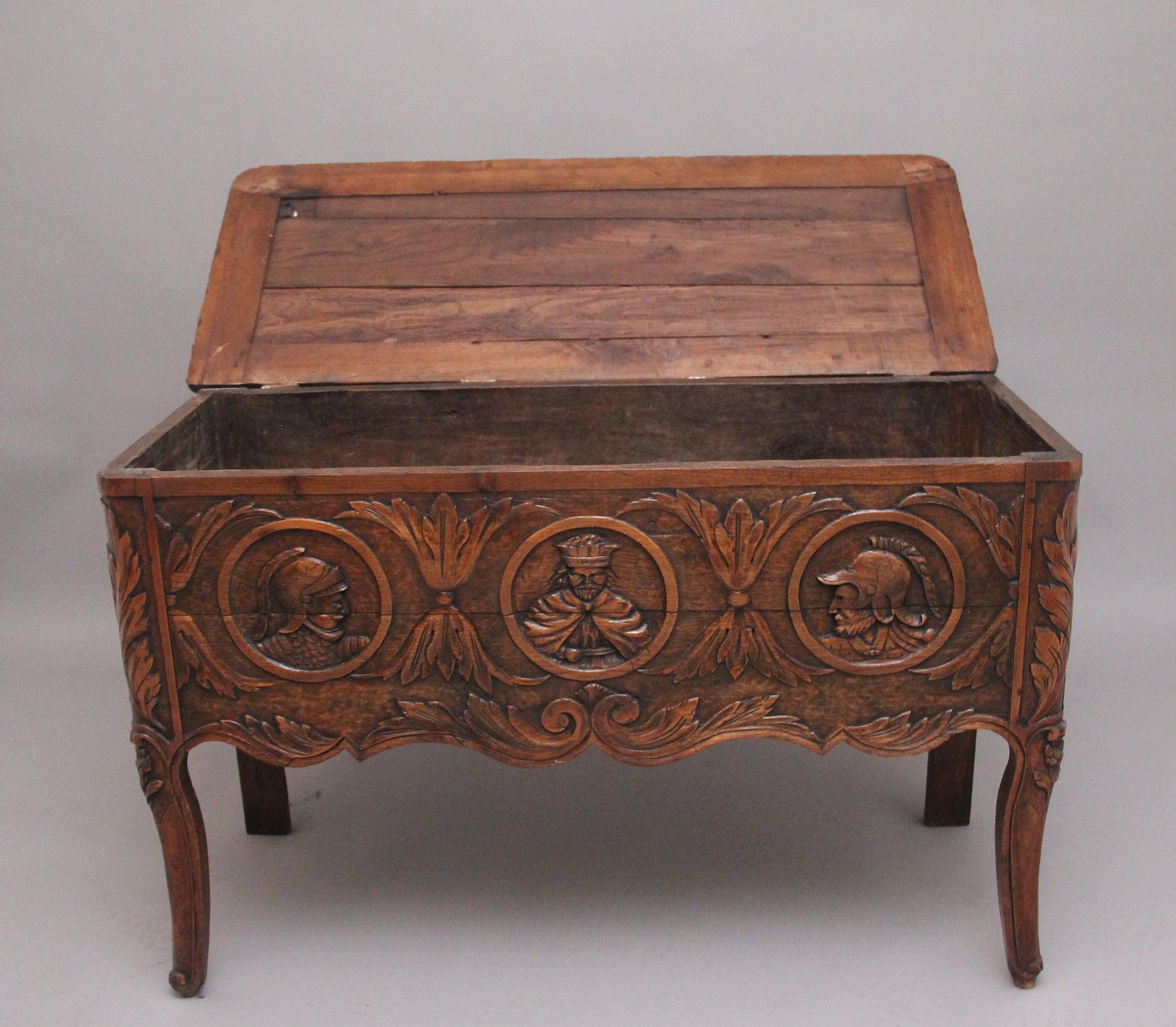 Early 19th Century French carved oak coffer In Good Condition For Sale In Martlesham, GB