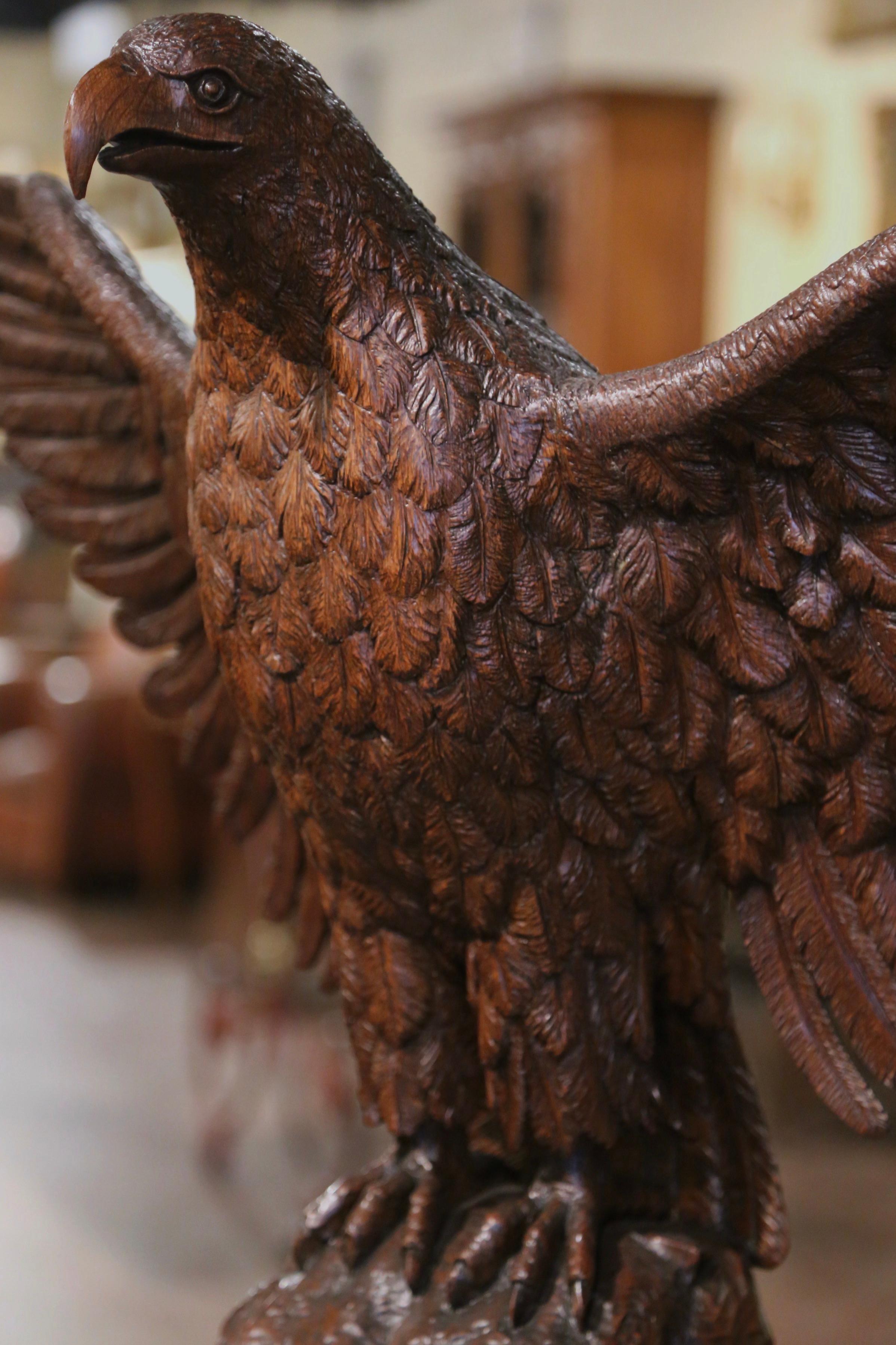 Hand-Carved Early 19th Century French Carved Oak Imperial Eagle Sculpture For Sale