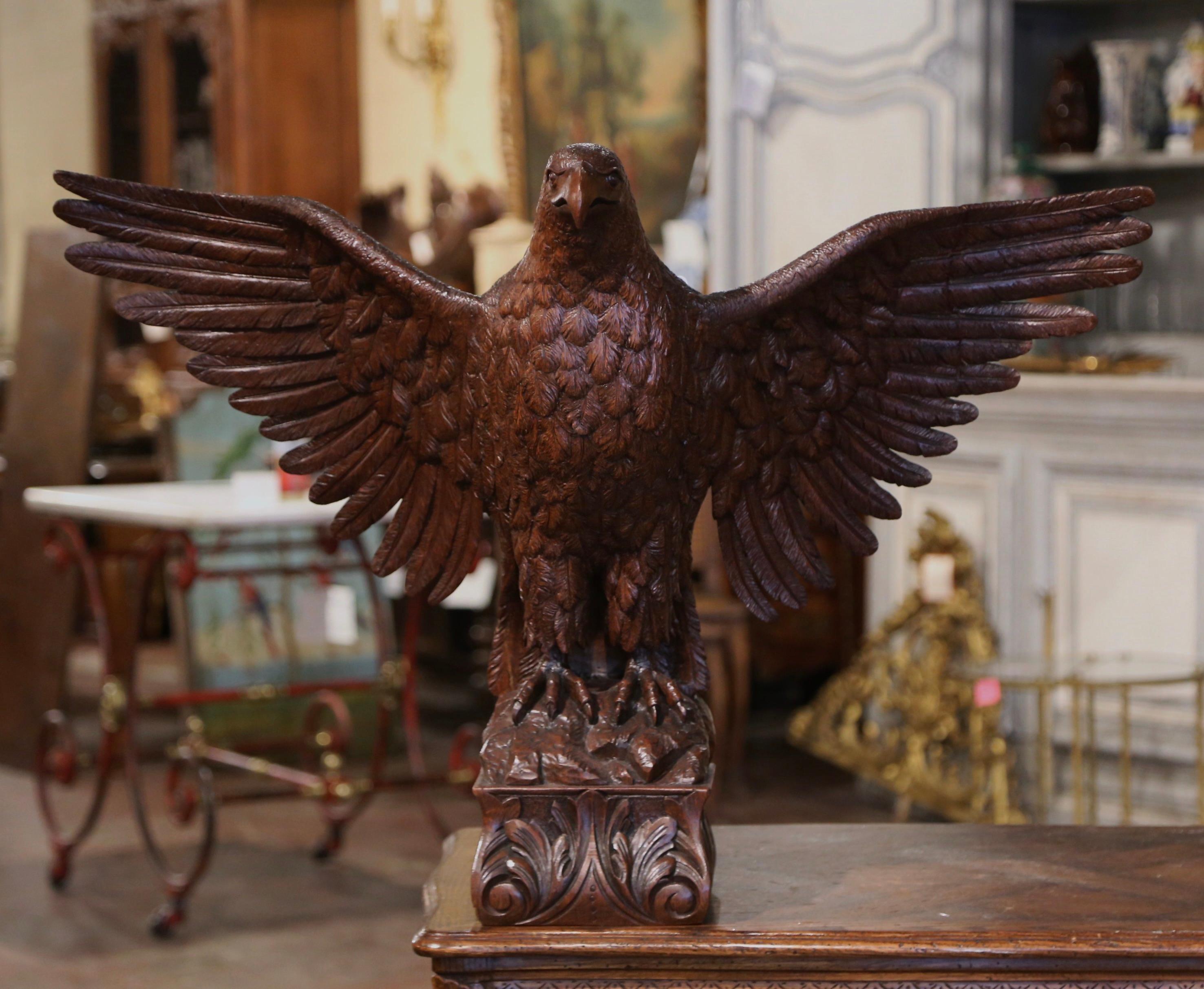 Hand-Carved Early 19th Century French Carved Oak Imperial Eagle Sculpture For Sale