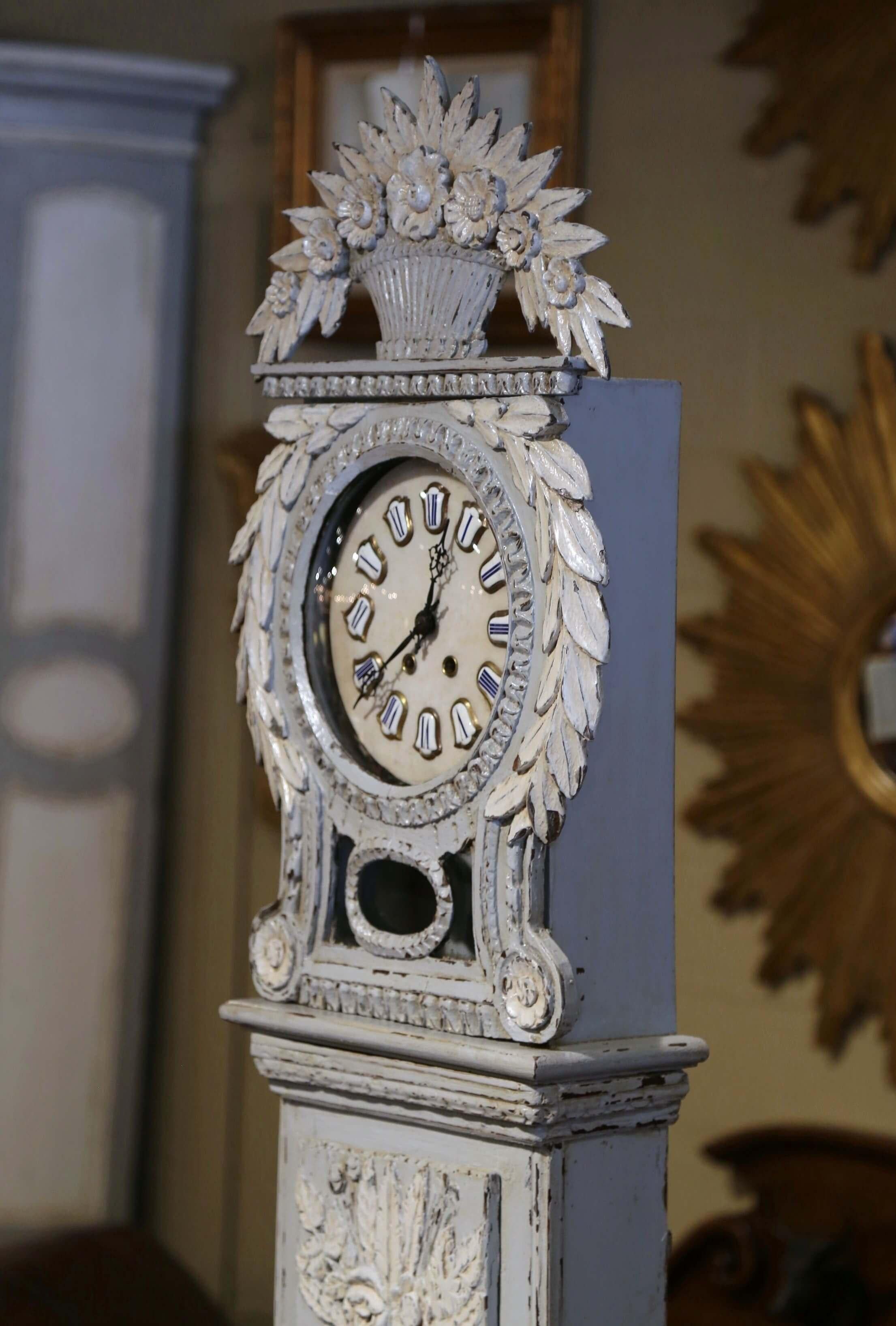 Early 19th Century French Carved Oak Painted Grandfather Clock from Normandy In Excellent Condition For Sale In Dallas, TX