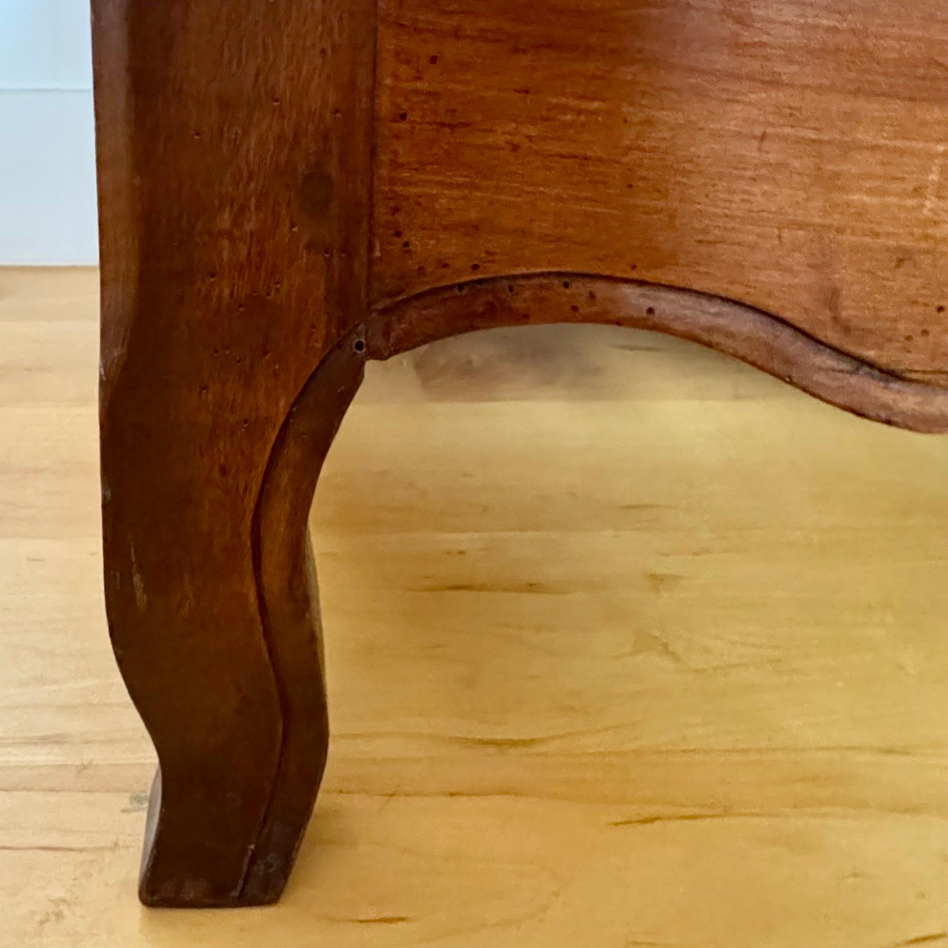 Early 19th century French Carved Walnut Buffet For Sale 7