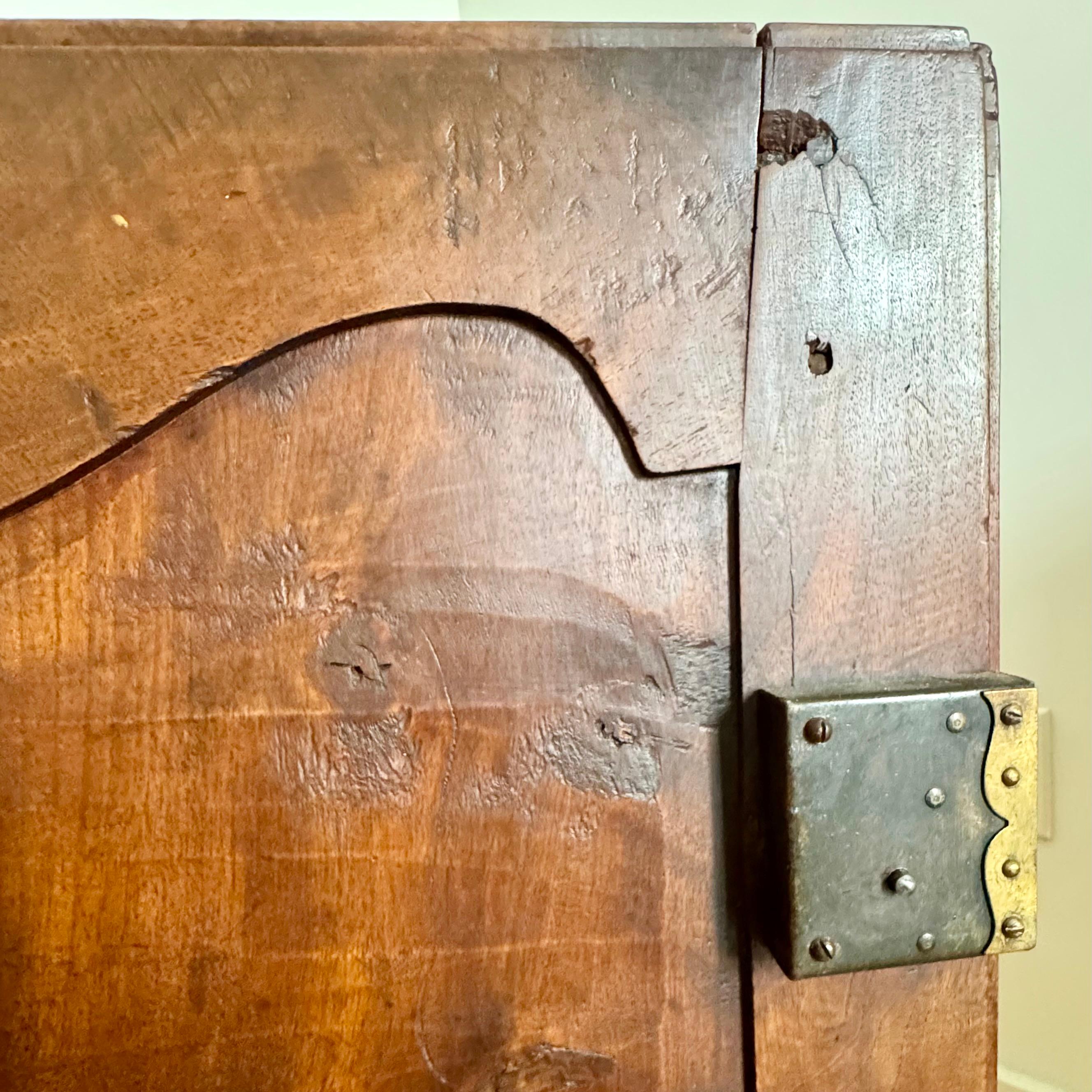 Early 19th century French Carved Walnut Buffet For Sale 2