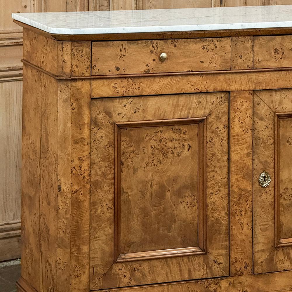 Buffet in radica di Charles X del primo Ottocento con marmo di Carrara in vendita 3