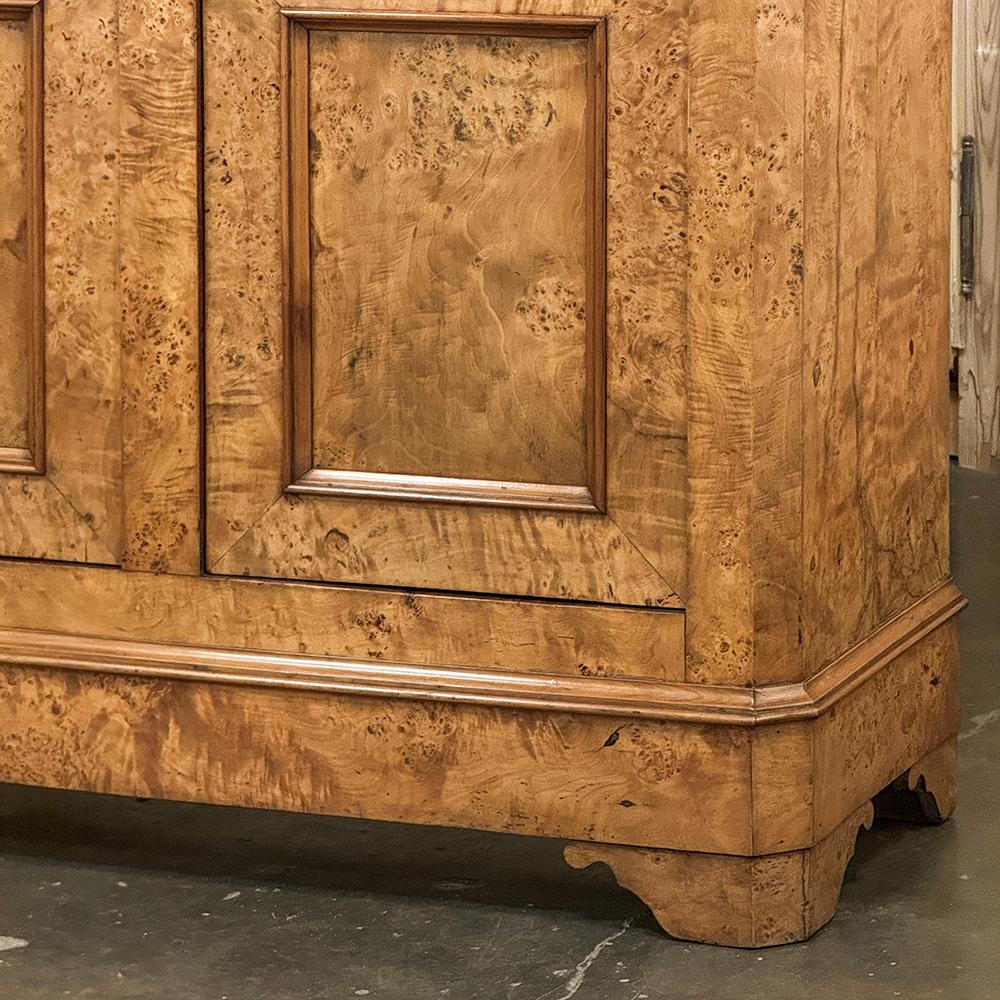 Buffet in radica di Charles X del primo Ottocento con marmo di Carrara in vendita 9