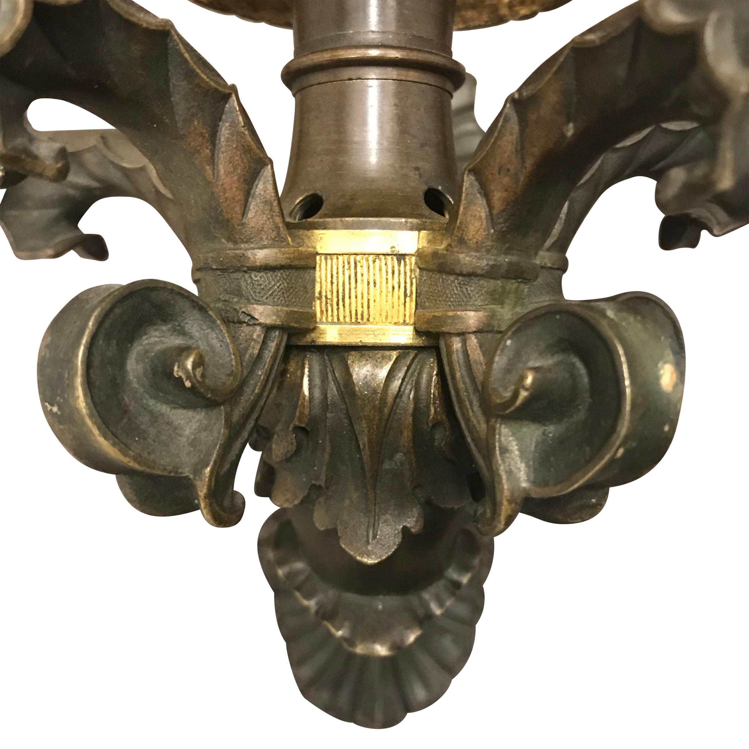 Early 19th Century French Charles X Gilt Bronze Sconce In Good Condition For Sale In Chicago, IL