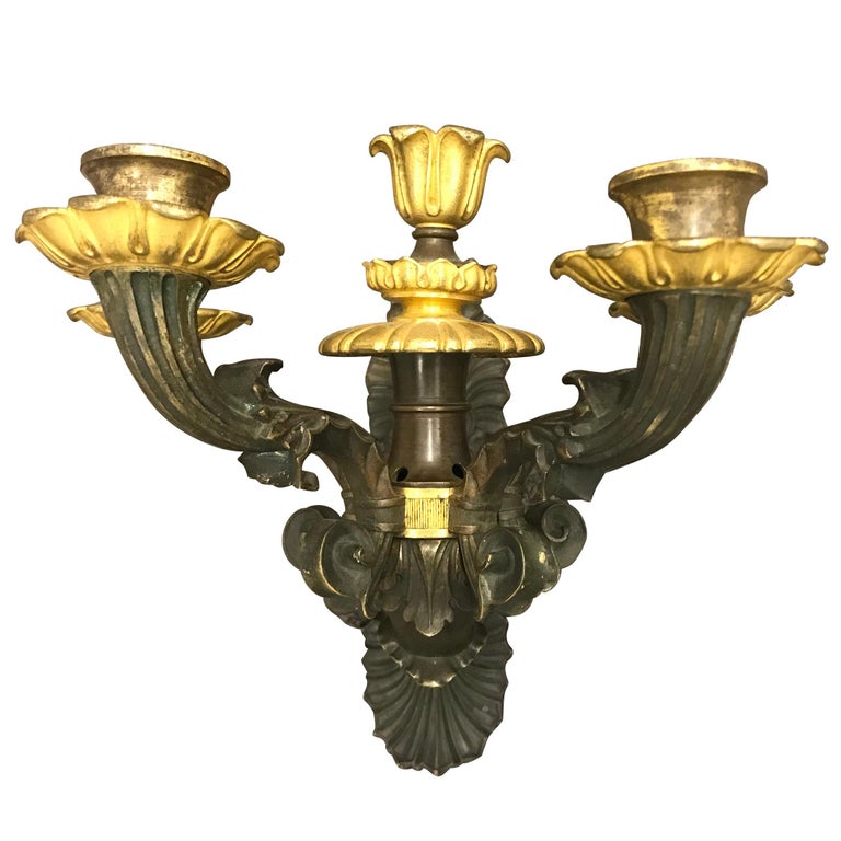 Early 19th Century French Charles X Gilt Bronze Sconce For Sale at 1stDibs