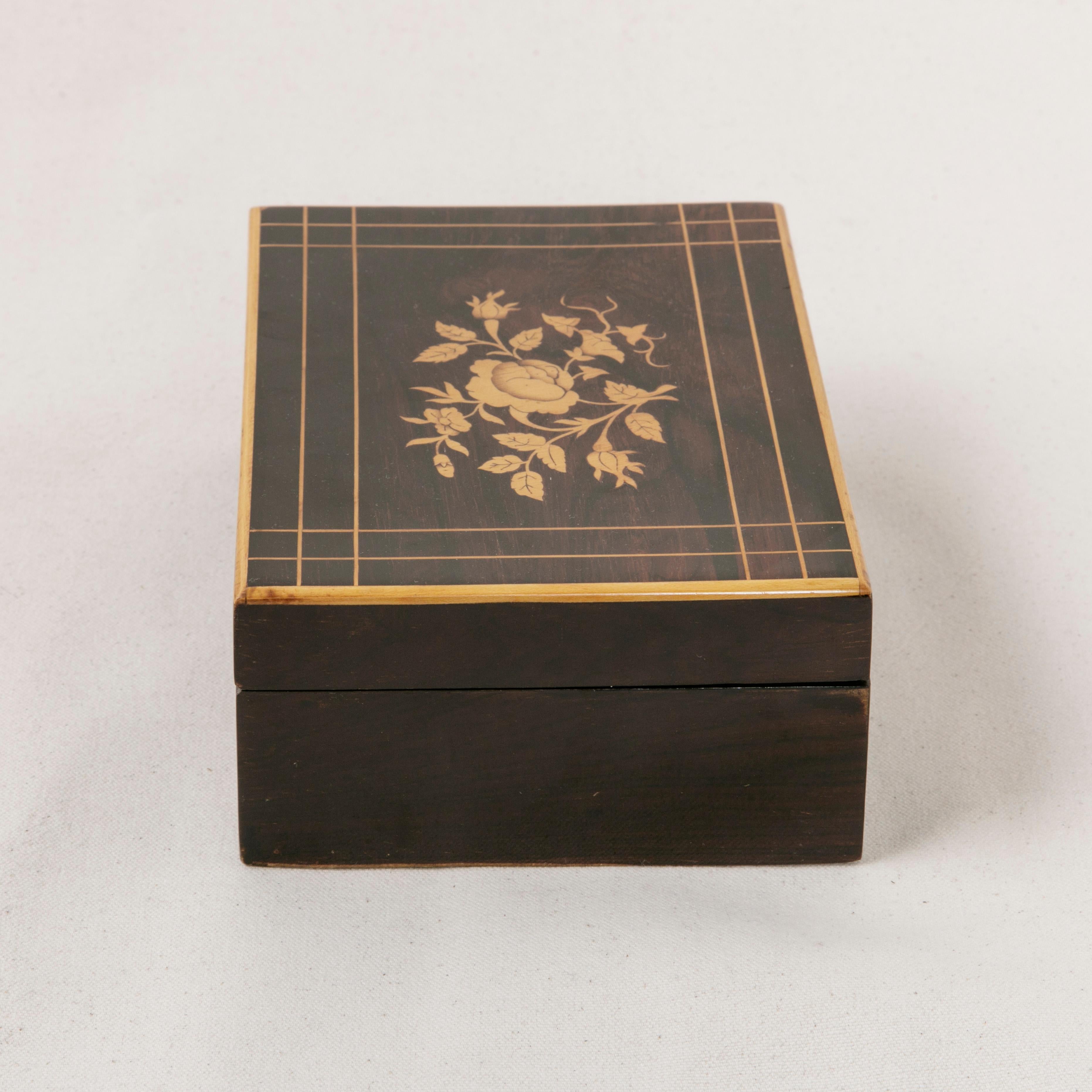Early 19th Century French Charles X Palisander Sewing Box with Lemon Wood Inlay For Sale 1