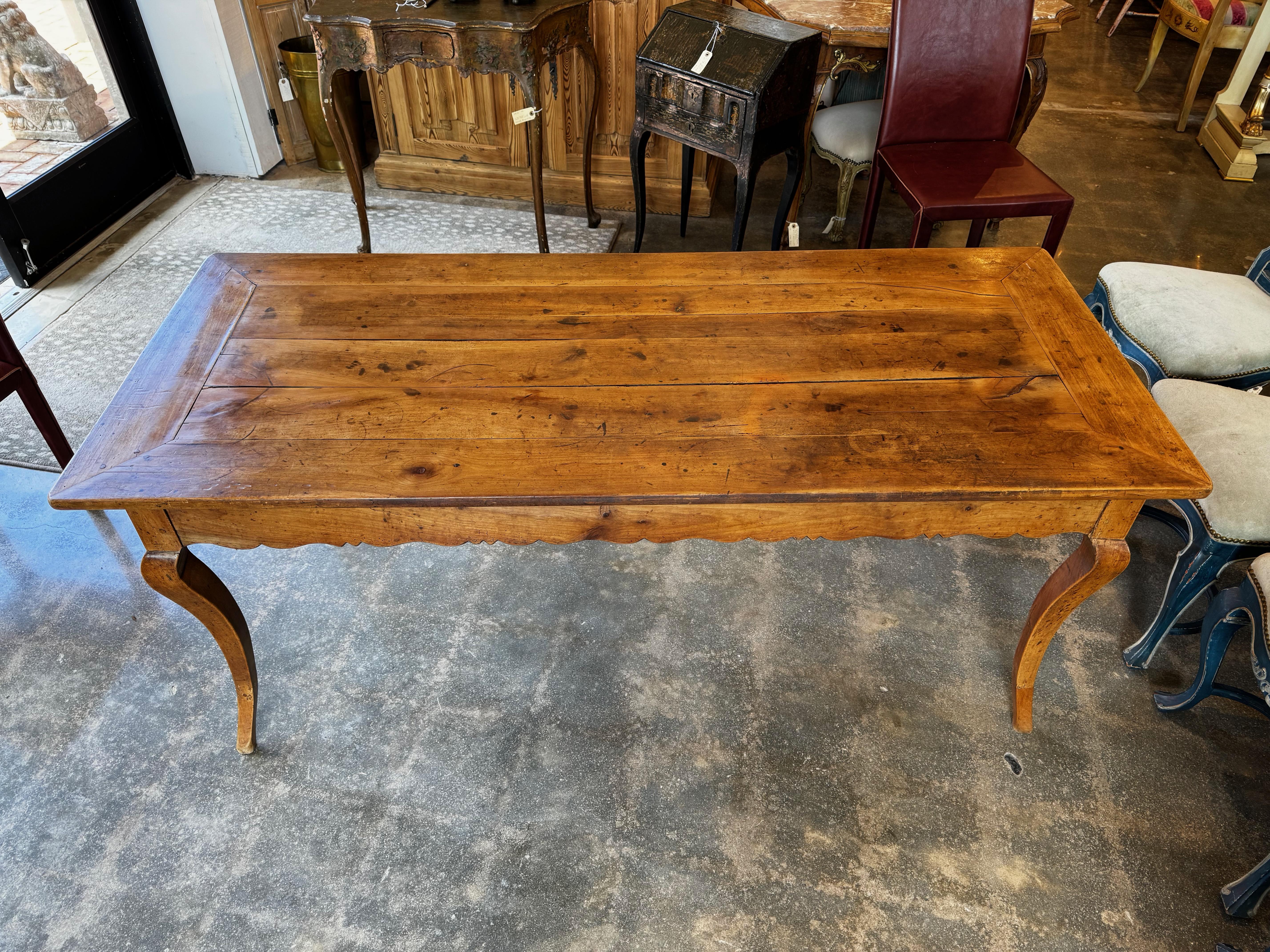 Early 19th Century French Cherry Farm Table In Good Condition In Charlottesville, VA