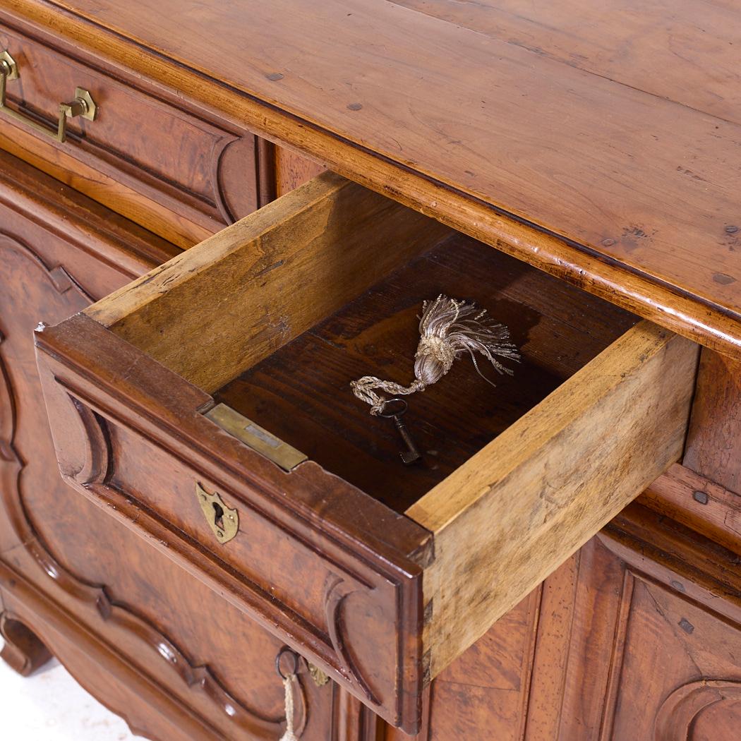 Early 19th Century French Cherry Wood Cupboard Dresser For Sale 5