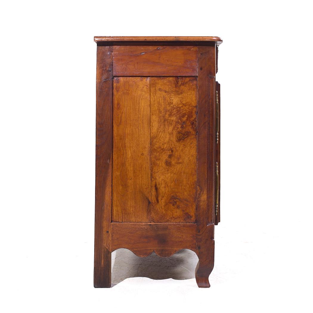 Early 19th Century French Cherry Wood Cupboard Dresser In Good Condition For Sale In Countryside, IL