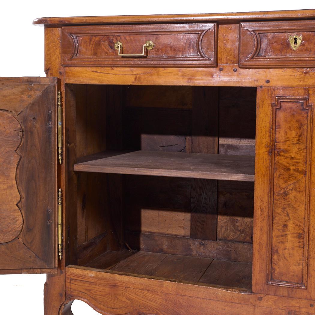 Early 19th Century French Cherry Wood Cupboard Dresser For Sale 3