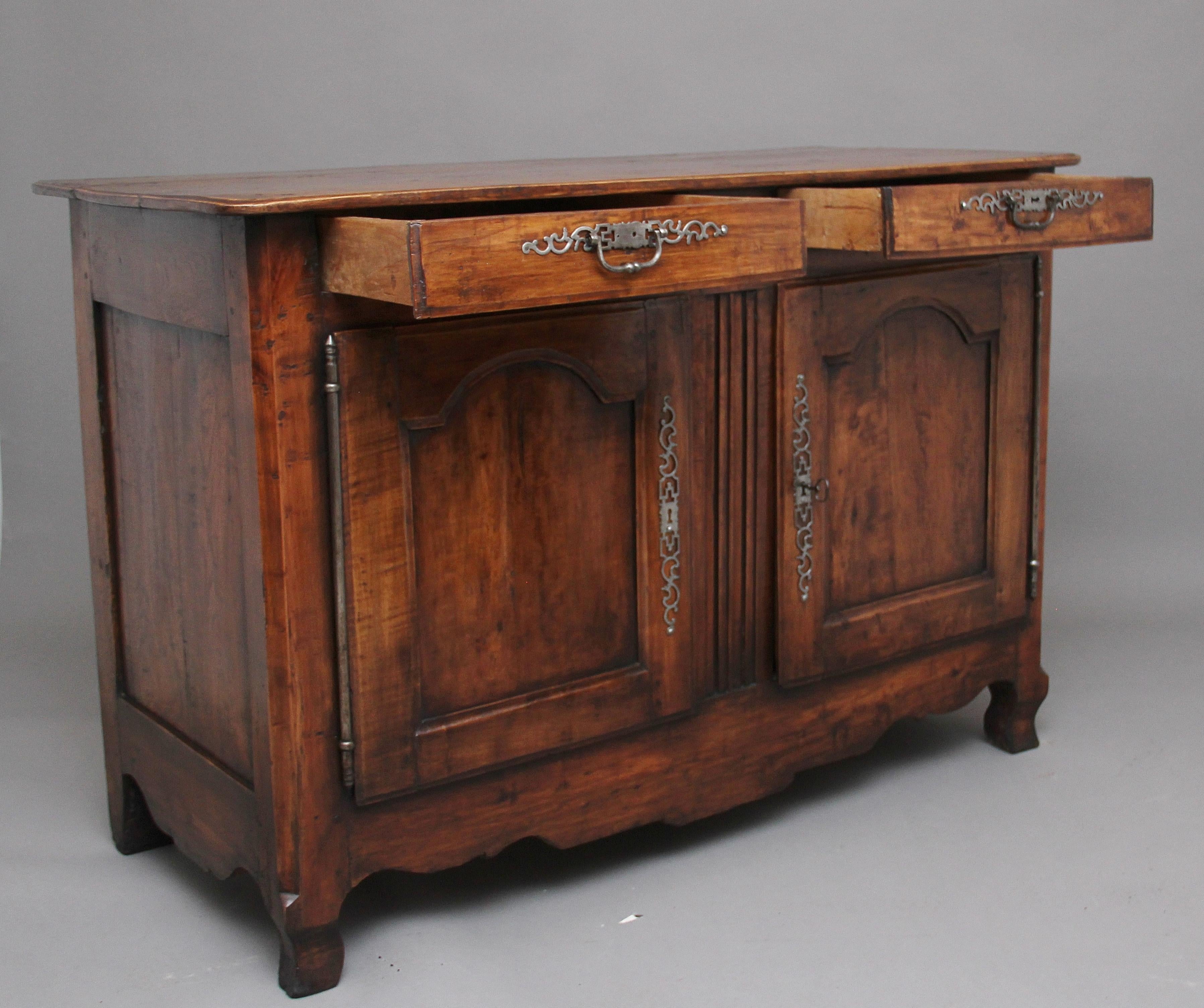 Early 19th Century French Cherrywood Dresser 1