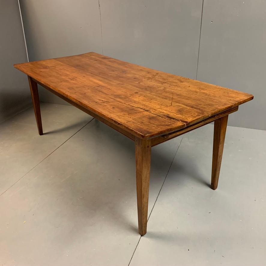 Early 19th Century French Cherrywood Farmhouse Table with Pull Out Carving Slide In Good Condition In Uppingham, Rutland