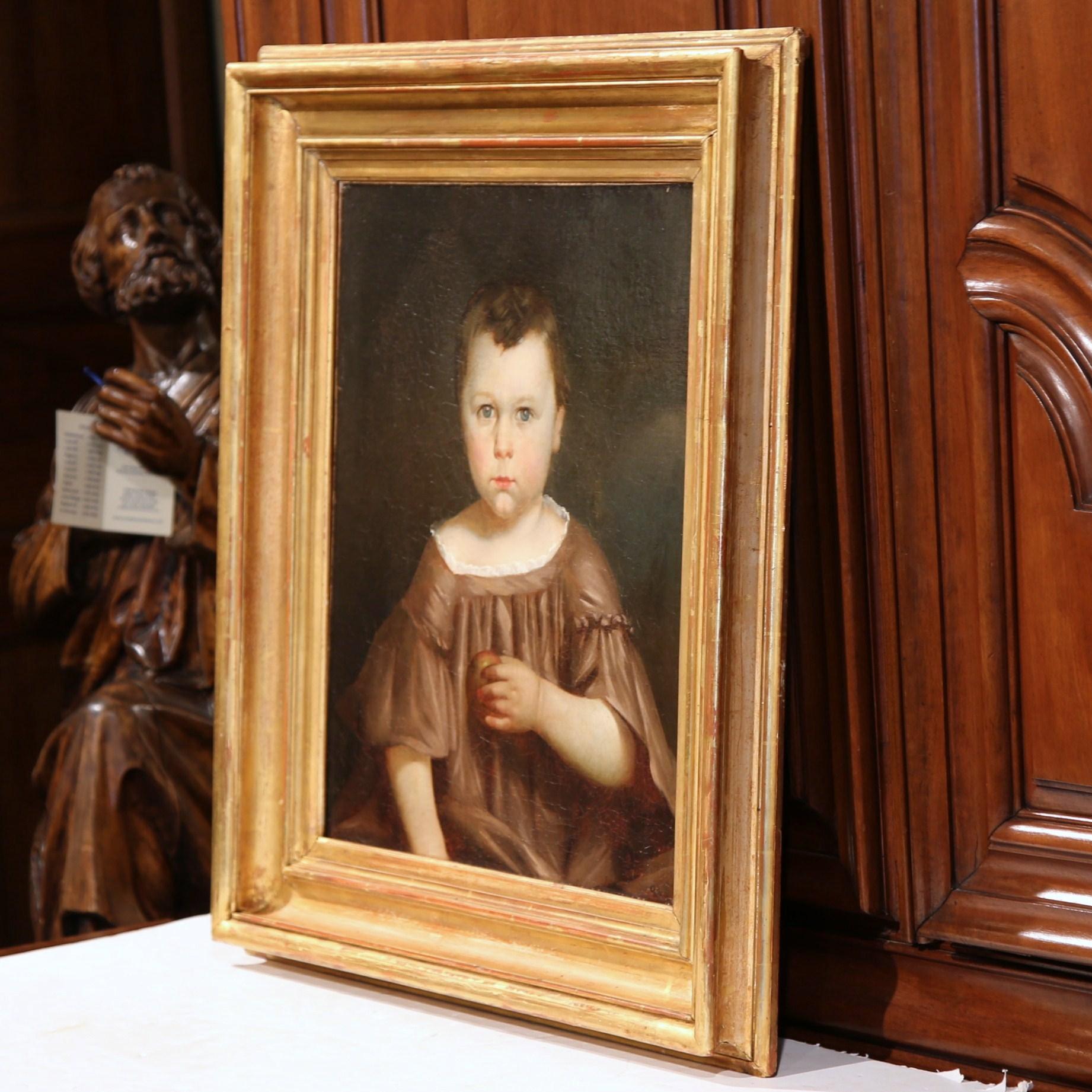Sculpté Portrait d'enfant français du début du XIXe siècle, peinture à l'huile dans un cadre doré en vente