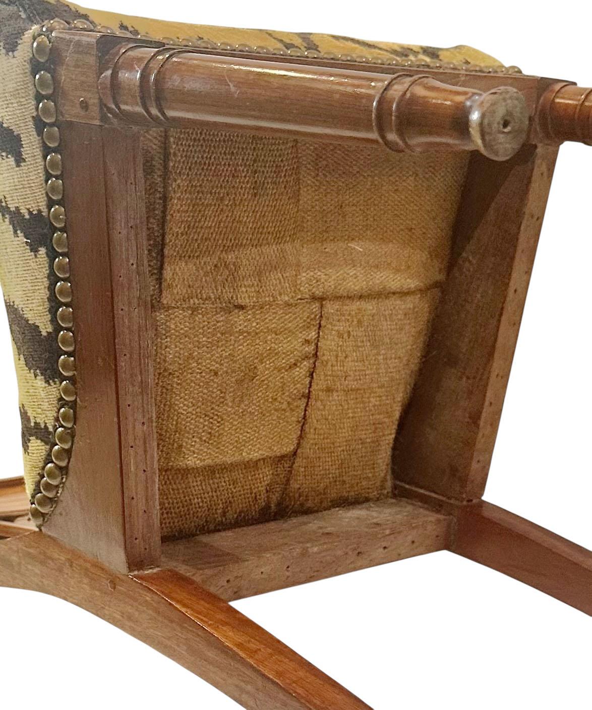 Chaises d'enfant françaises du début du 19e siècle avec velours Scalamandre en vente 4