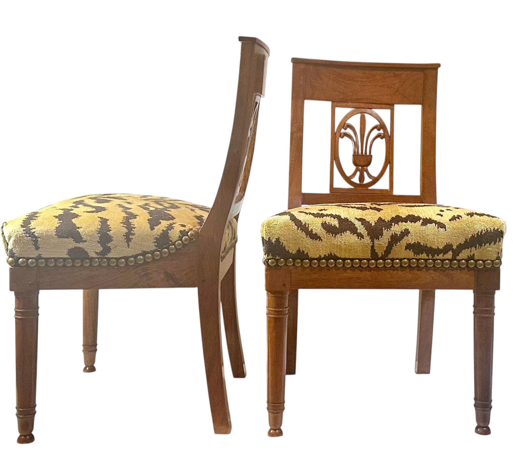 Chaises d'enfant françaises du début du 19e siècle avec velours Scalamandre Bon état - En vente à Tampa, FL
