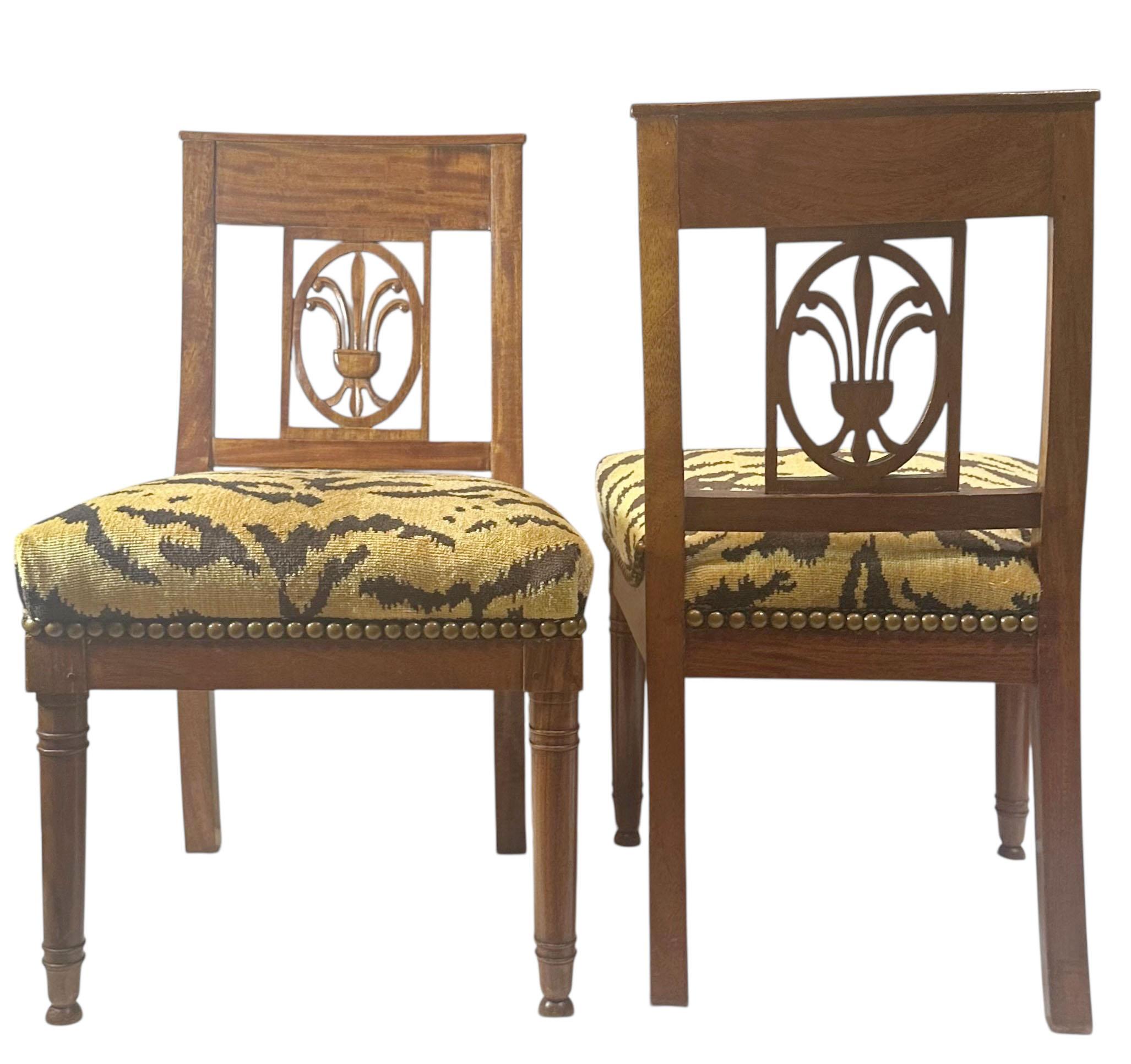 Début du XIXe siècle Chaises d'enfant françaises du début du 19e siècle avec velours Scalamandre en vente